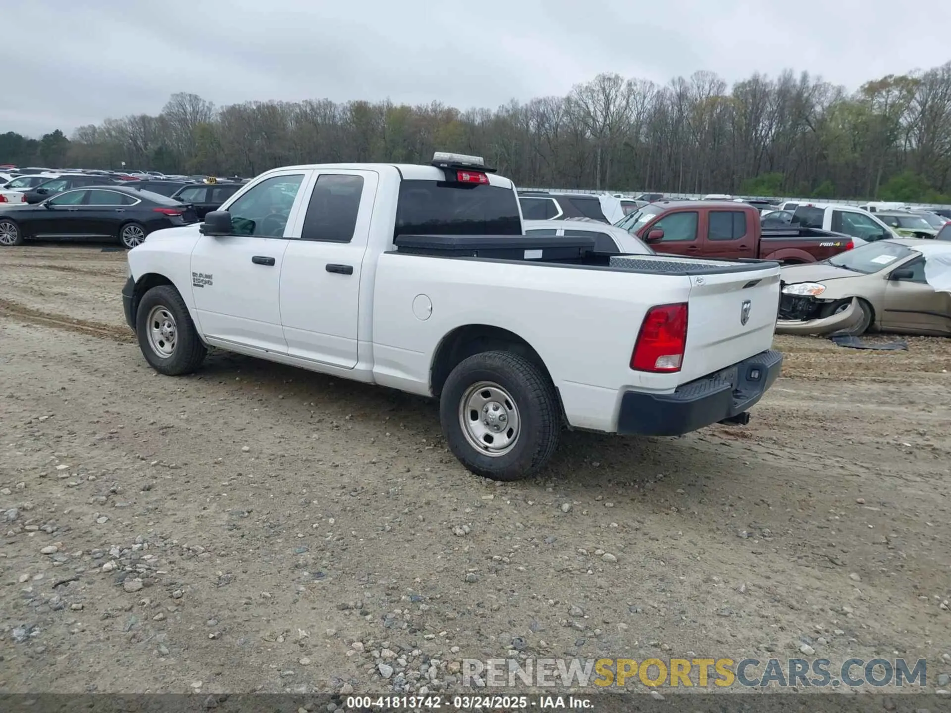 3 Photograph of a damaged car 1C6RR6FG9LS128953 RAM 1500 CLASSIC 2020
