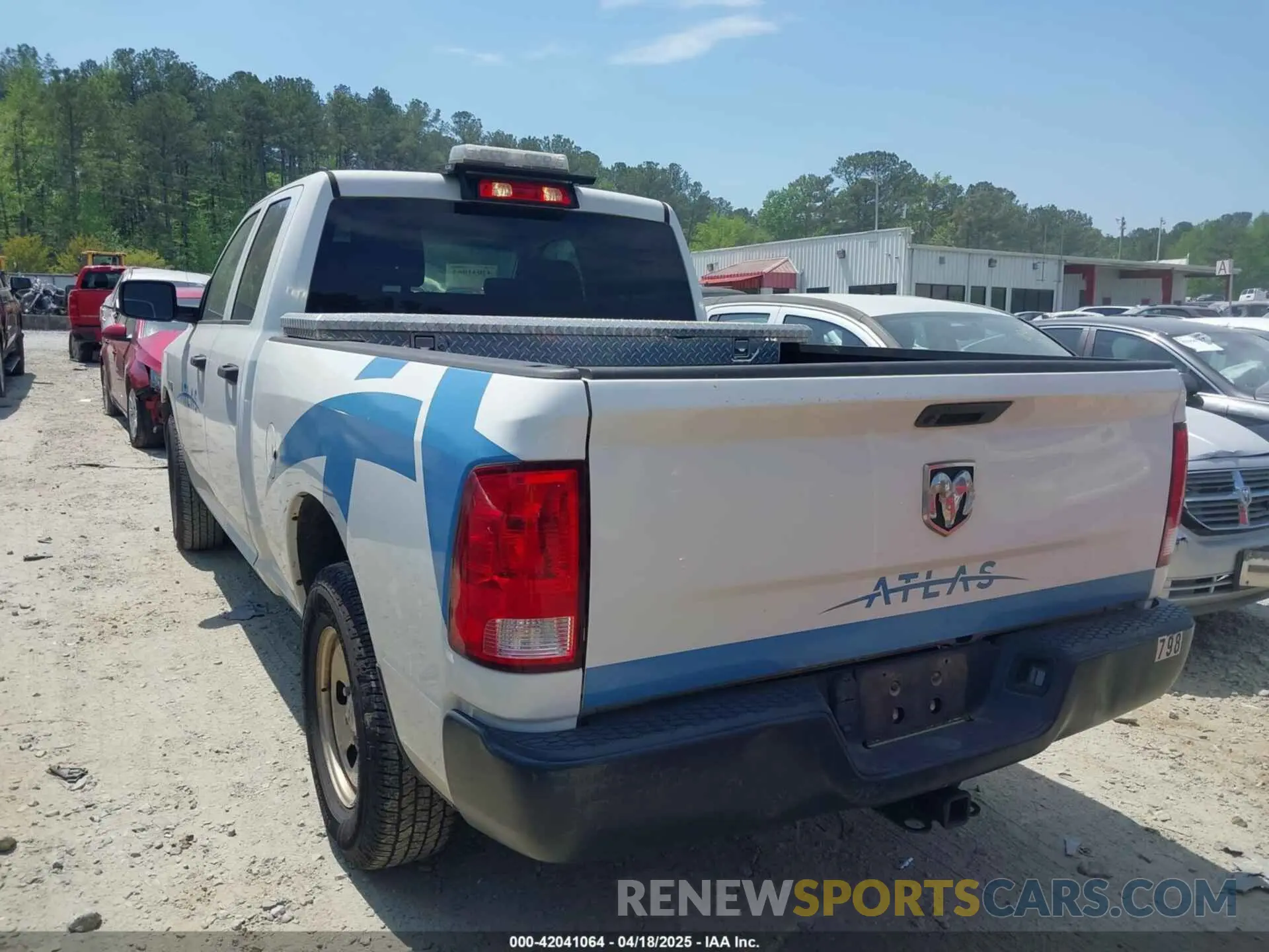 3 Photograph of a damaged car 1C6RR6FT4LS148072 RAM 1500 CLASSIC 2020