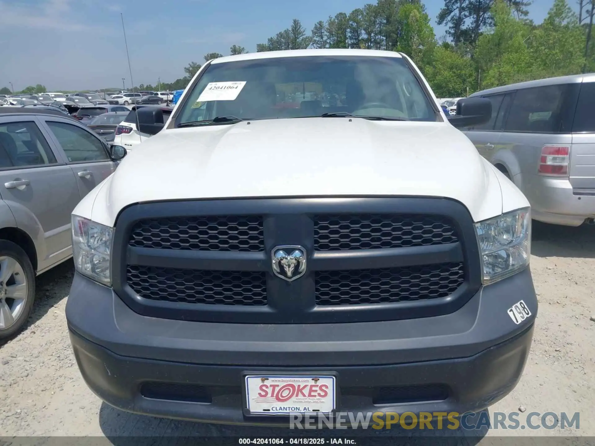 6 Photograph of a damaged car 1C6RR6FT4LS148072 RAM 1500 CLASSIC 2020