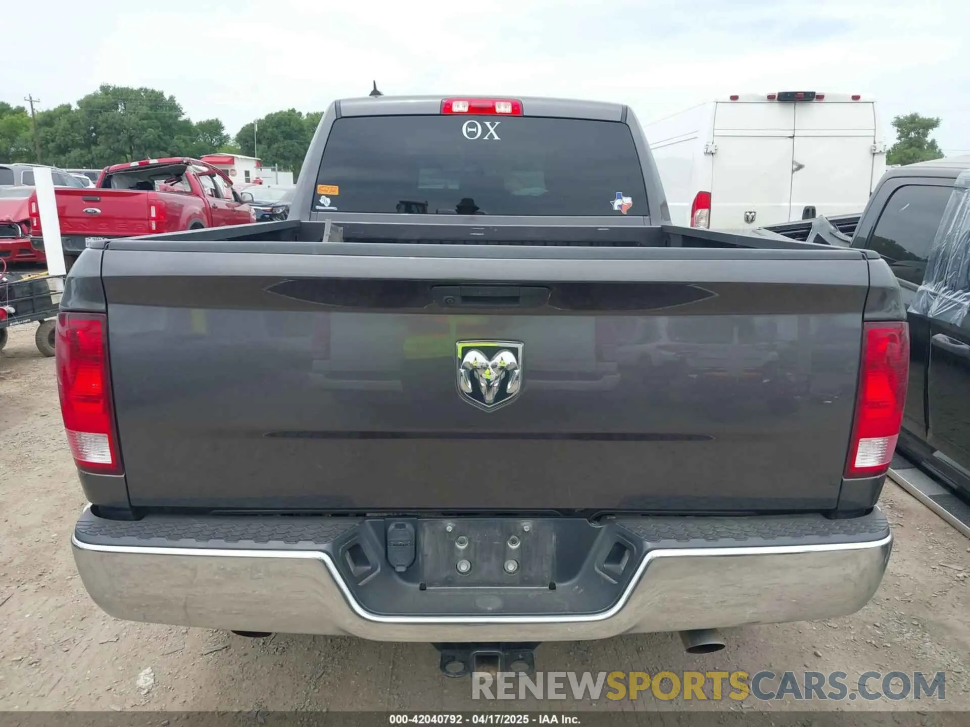 16 Photograph of a damaged car 1C6RR6FT7LS146154 RAM 1500 CLASSIC 2020