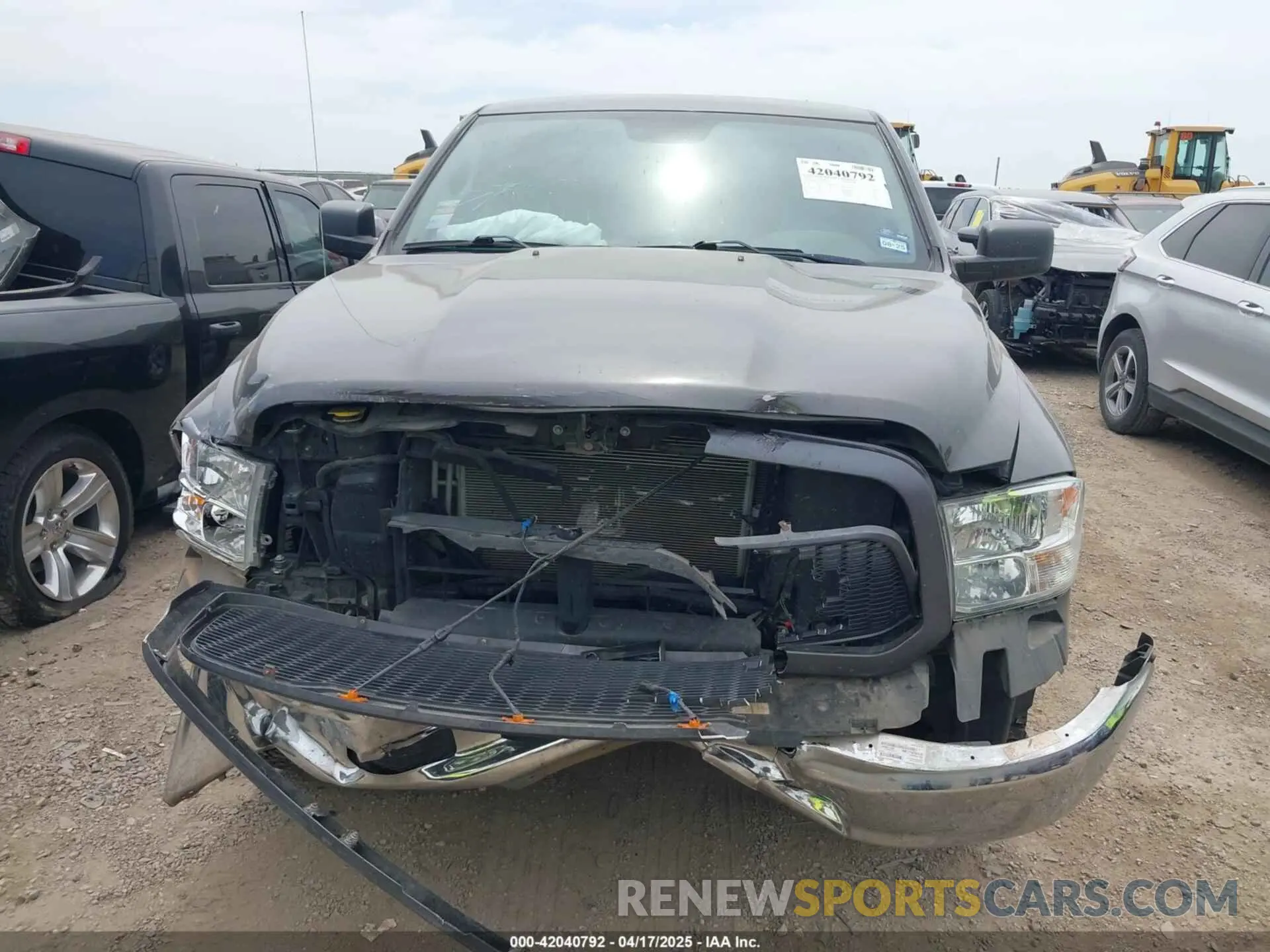 6 Photograph of a damaged car 1C6RR6FT7LS146154 RAM 1500 CLASSIC 2020