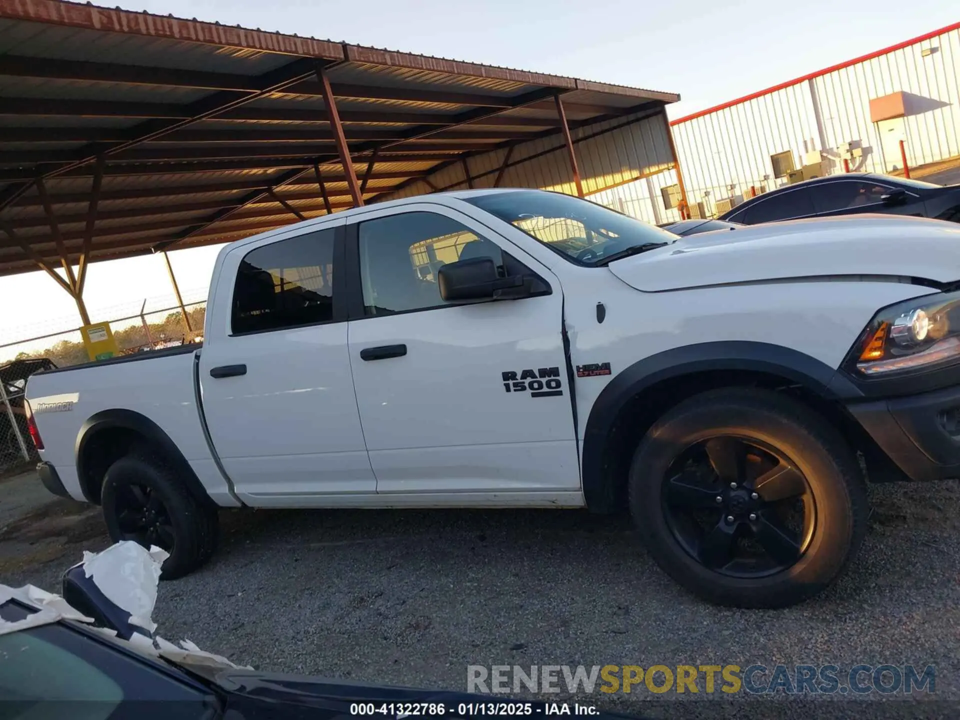 13 Photograph of a damaged car 1C6RR6LT8LS157622 RAM 1500 CLASSIC 2020