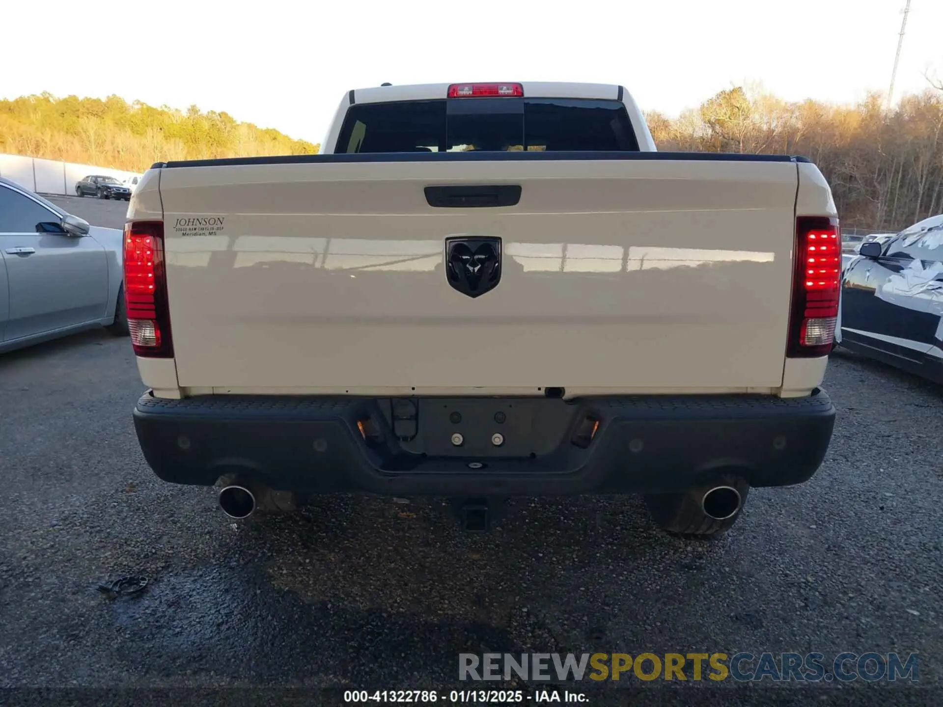 16 Photograph of a damaged car 1C6RR6LT8LS157622 RAM 1500 CLASSIC 2020