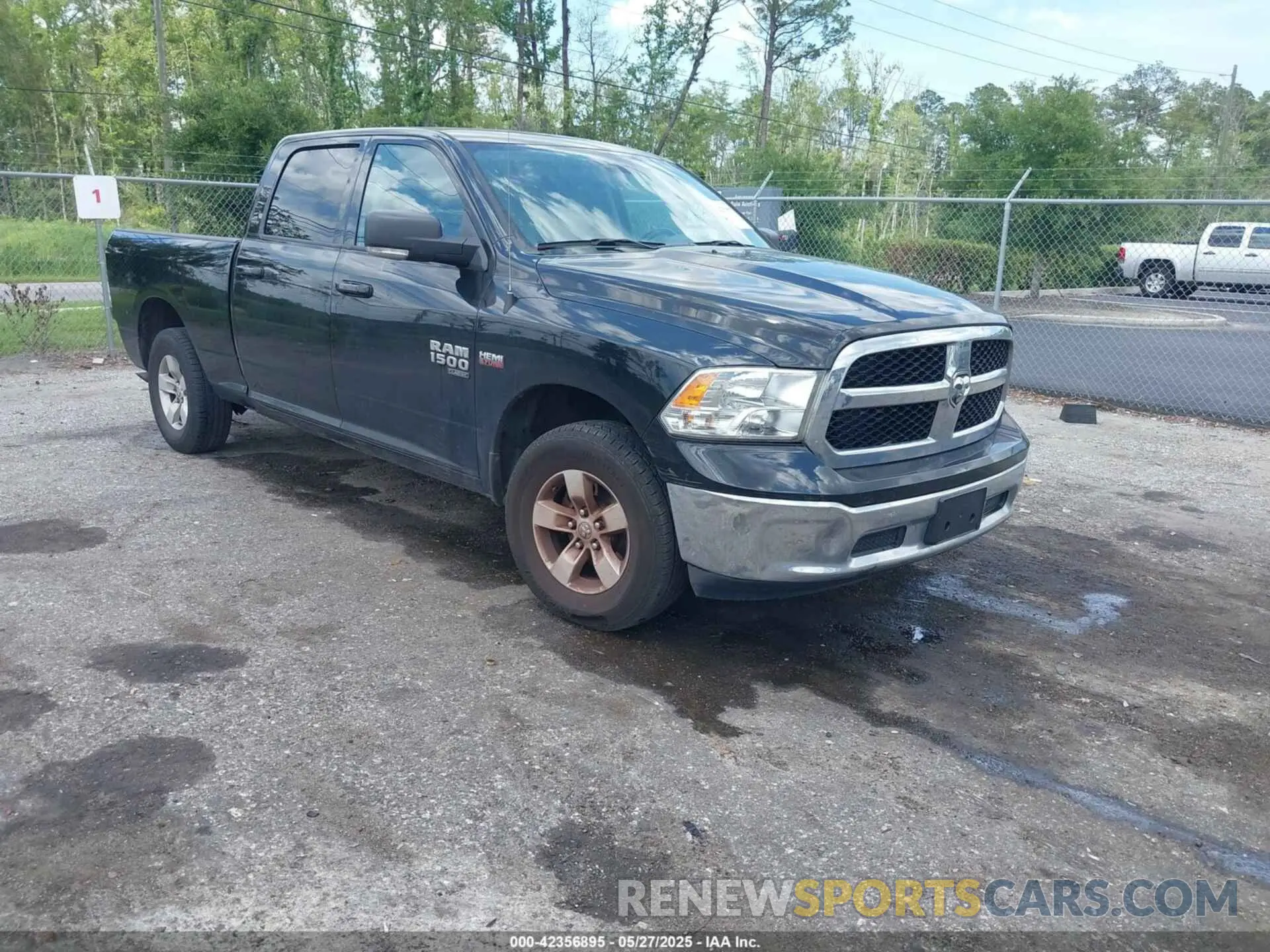 1 Photograph of a damaged car 1C6RR6TT0LS135260 RAM 1500 CLASSIC 2020