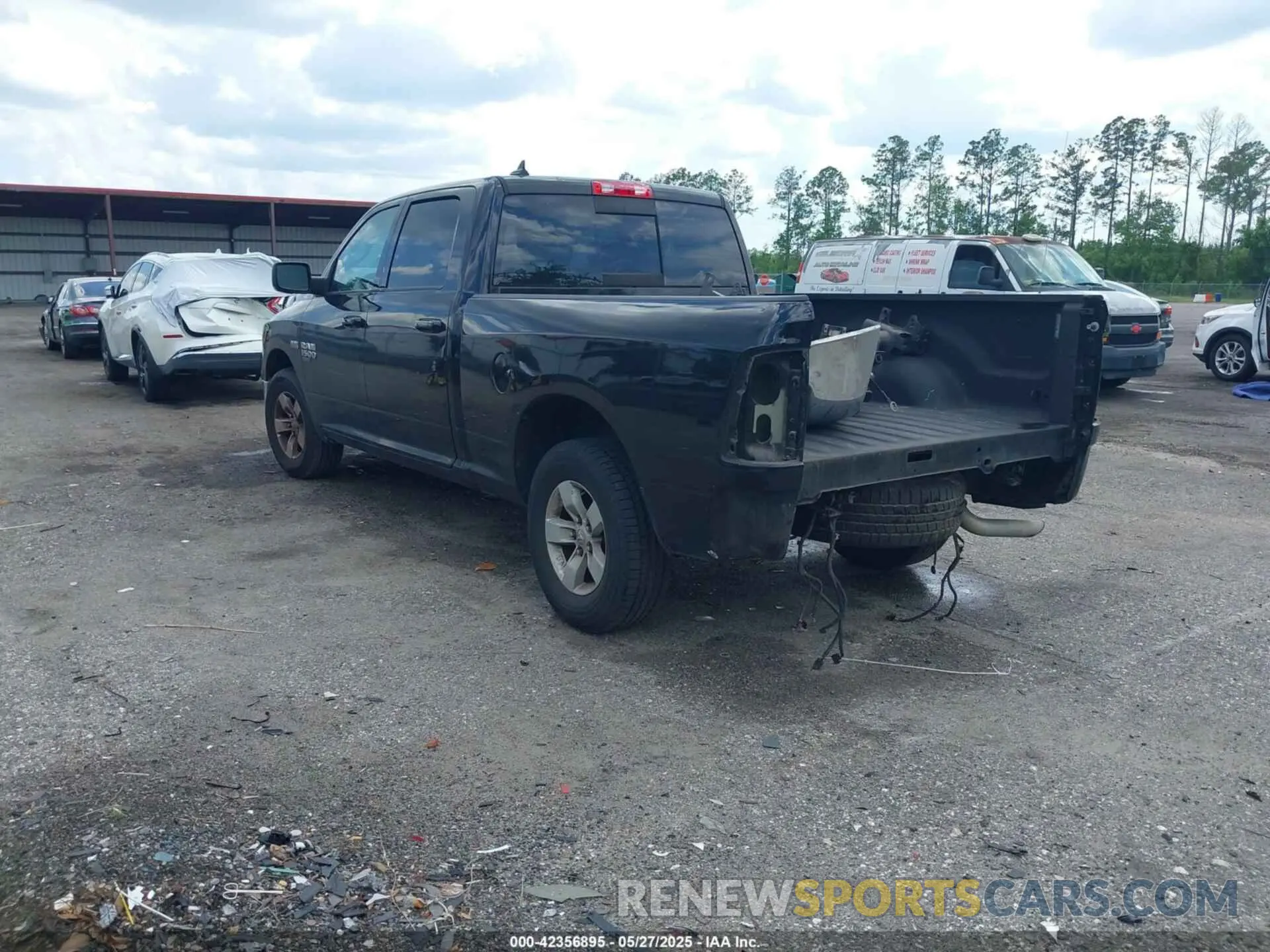 3 Photograph of a damaged car 1C6RR6TT0LS135260 RAM 1500 CLASSIC 2020