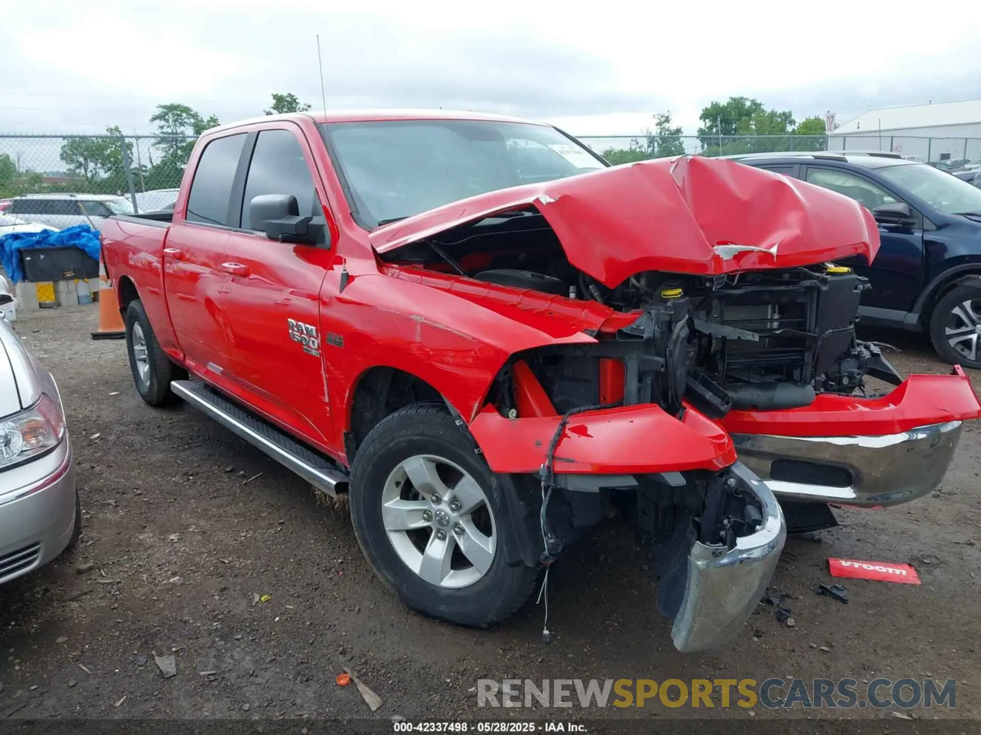 1 Photograph of a damaged car 1C6RR6TT1LS135171 RAM 1500 CLASSIC 2020
