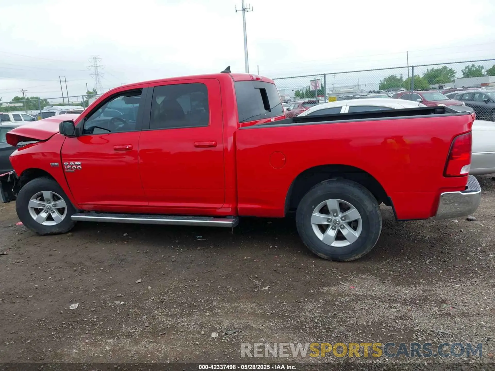 14 Photograph of a damaged car 1C6RR6TT1LS135171 RAM 1500 CLASSIC 2020