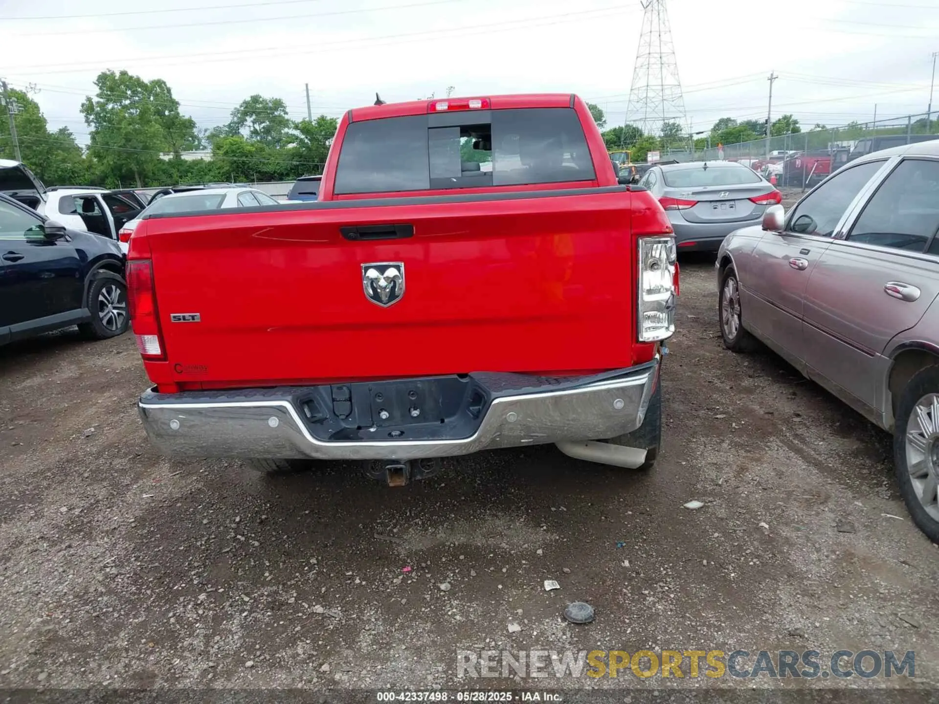 16 Photograph of a damaged car 1C6RR6TT1LS135171 RAM 1500 CLASSIC 2020