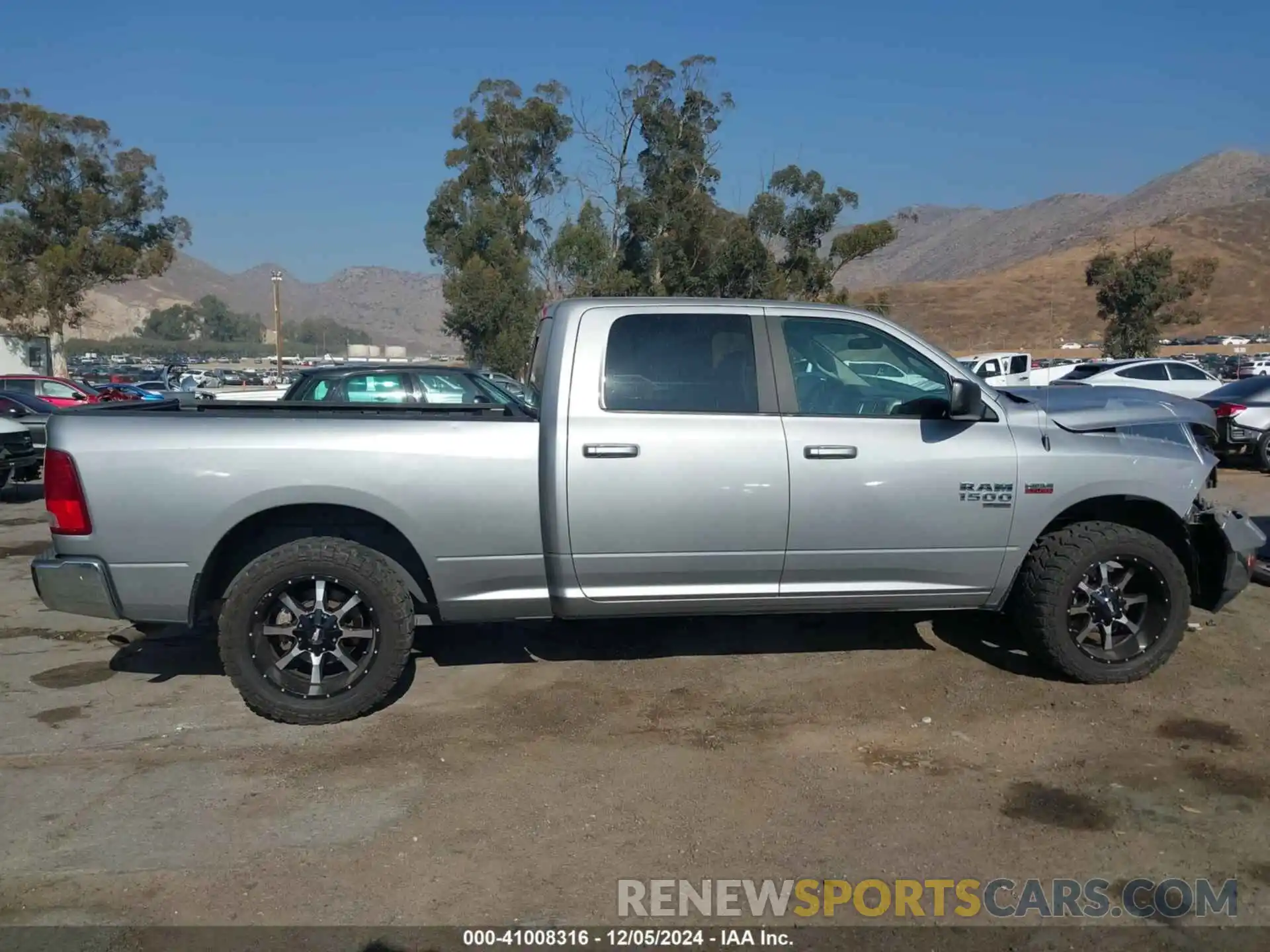 14 Photograph of a damaged car 1C6RR6TT3LS102558 RAM 1500 CLASSIC 2020