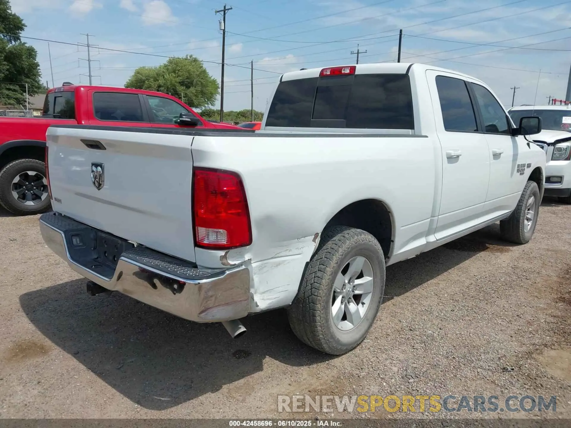 4 Photograph of a damaged car 1C6RR6TT3LS102642 RAM 1500 CLASSIC 2020