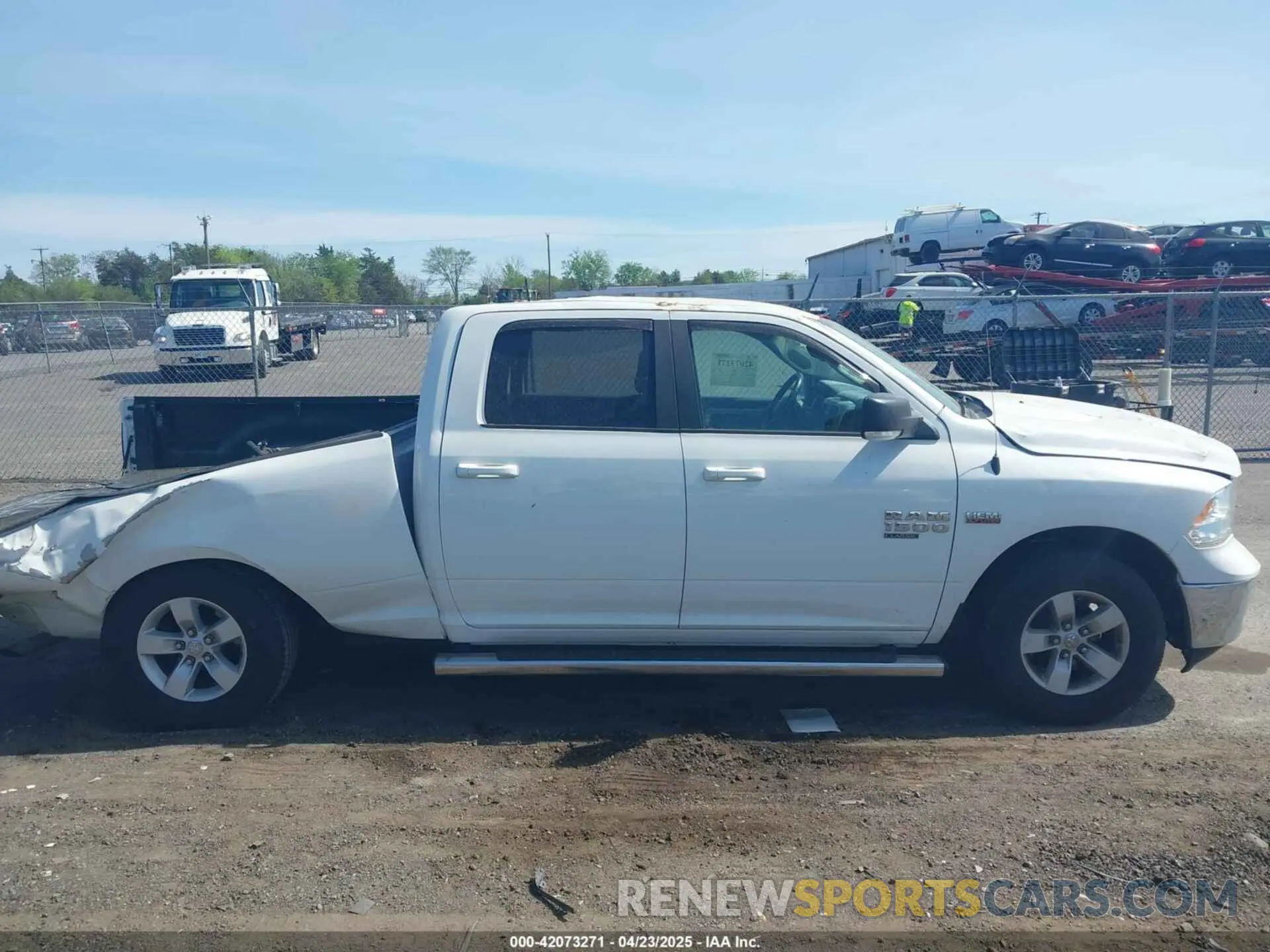 14 Photograph of a damaged car 1C6RR6TT3LS134605 RAM 1500 CLASSIC 2020