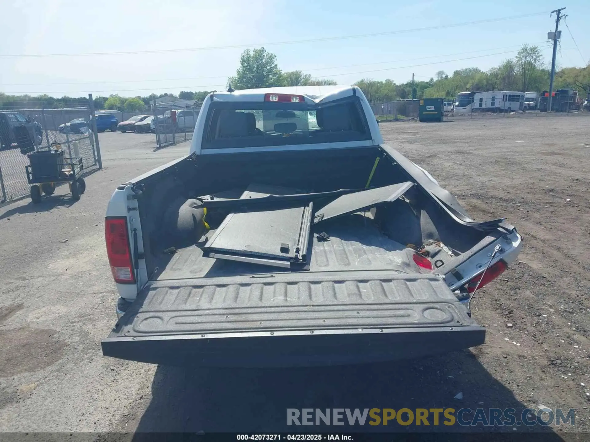 17 Photograph of a damaged car 1C6RR6TT3LS134605 RAM 1500 CLASSIC 2020