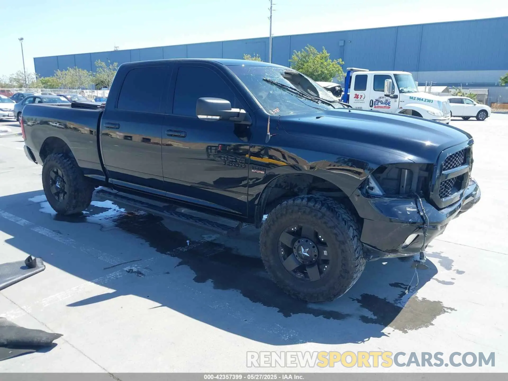 1 Photograph of a damaged car 1C6RR6TT5LS133603 RAM 1500 CLASSIC 2020