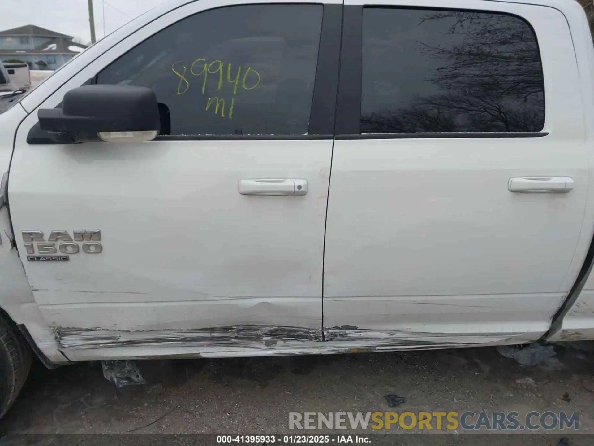 14 Photograph of a damaged car 1C6RR6TT5LS133732 RAM 1500 CLASSIC 2020