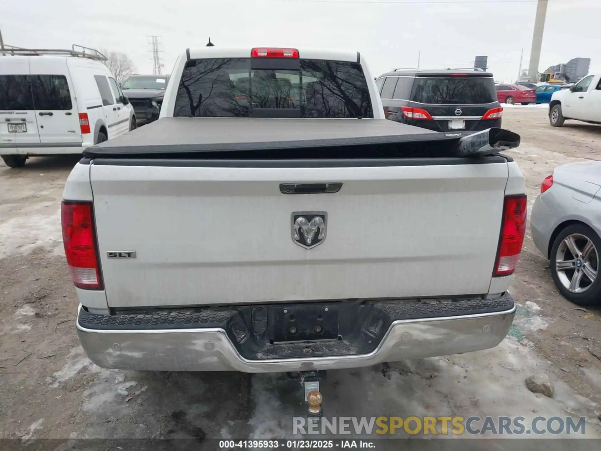 16 Photograph of a damaged car 1C6RR6TT5LS133732 RAM 1500 CLASSIC 2020