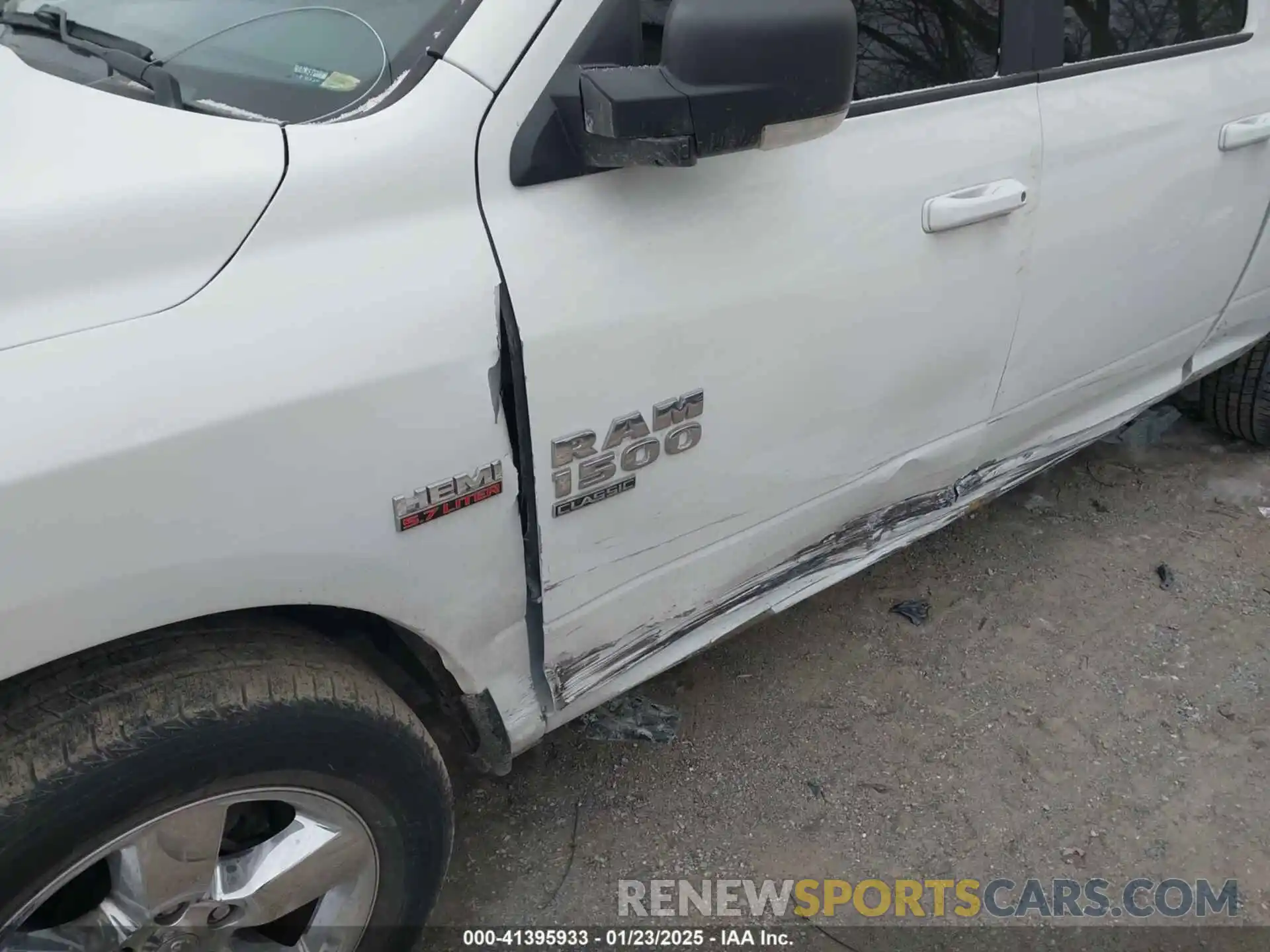 6 Photograph of a damaged car 1C6RR6TT5LS133732 RAM 1500 CLASSIC 2020