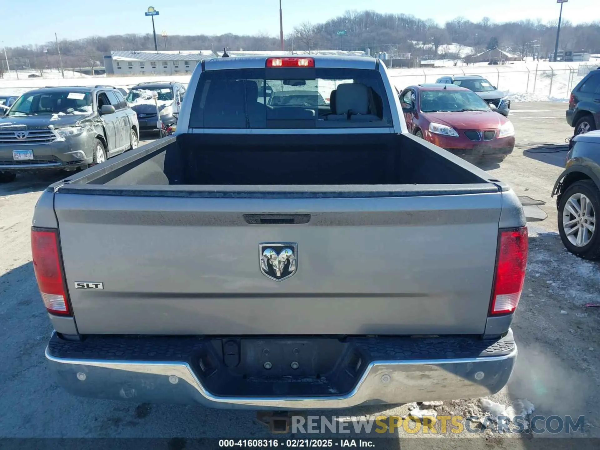 17 Photograph of a damaged car 1C6RR6TT8LS134177 RAM 1500 CLASSIC 2020