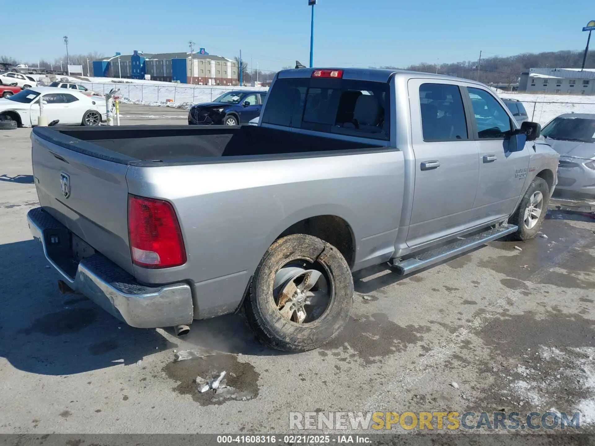 4 Photograph of a damaged car 1C6RR6TT8LS134177 RAM 1500 CLASSIC 2020