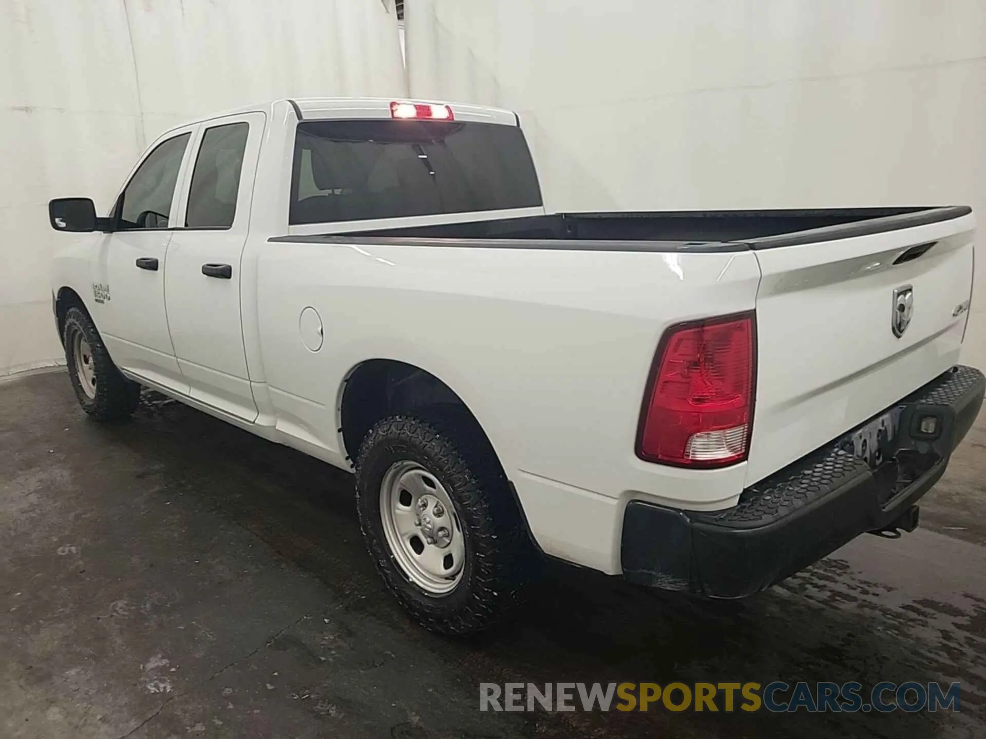 5 Photograph of a damaged car 1C6RR7FG0LS150796 RAM 1500 CLASSIC 2020