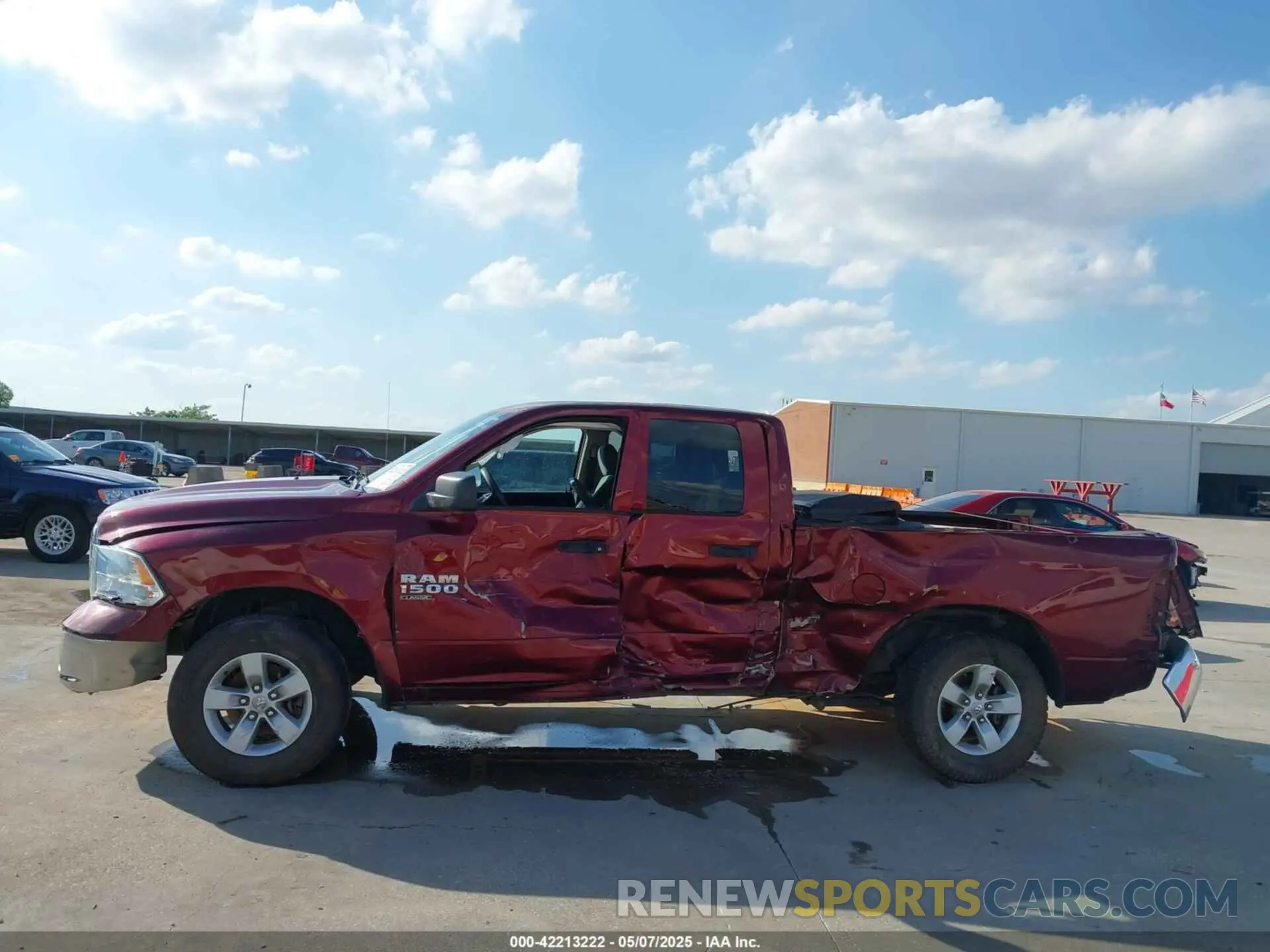 14 Photograph of a damaged car 1C6RR7FG1LS154338 RAM 1500 CLASSIC 2020
