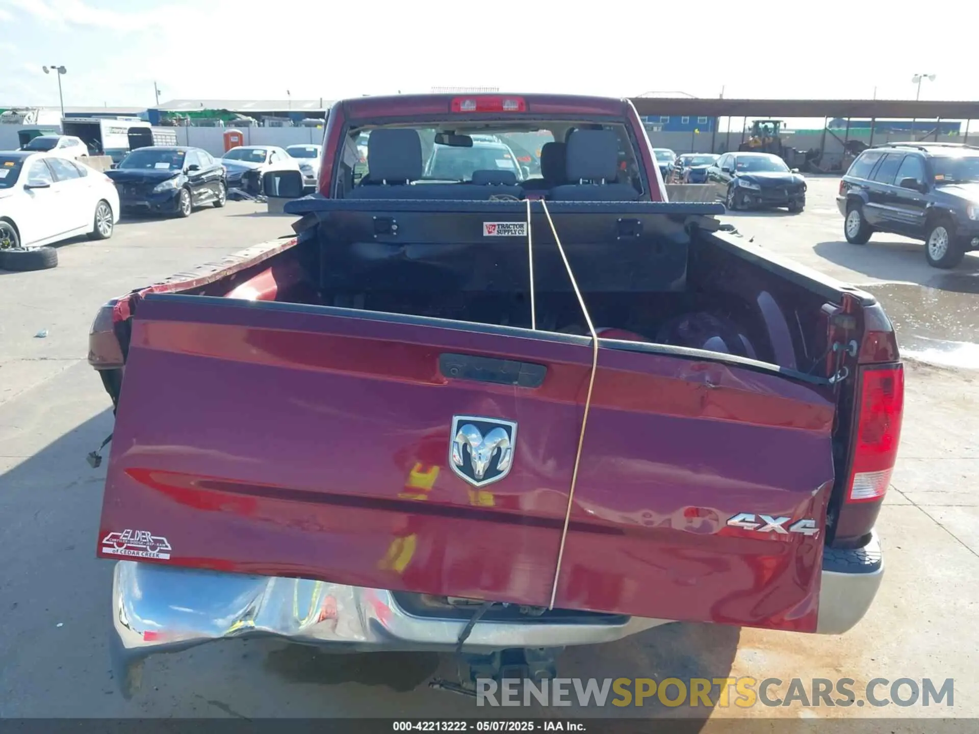 6 Photograph of a damaged car 1C6RR7FG1LS154338 RAM 1500 CLASSIC 2020