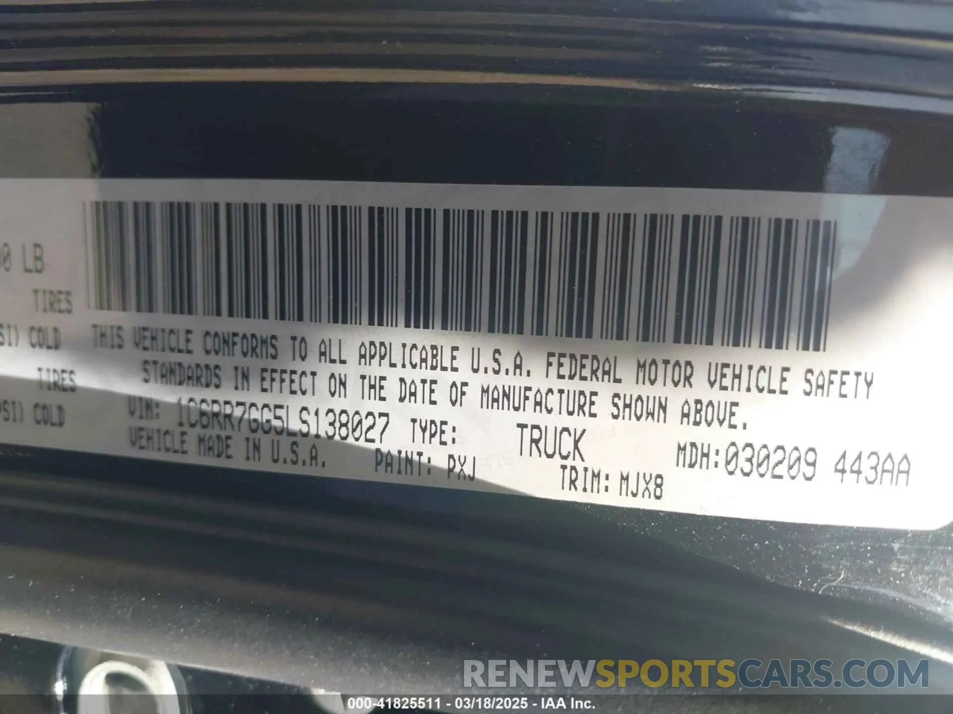 9 Photograph of a damaged car 1C6RR7GG5LS138027 RAM 1500 CLASSIC 2020