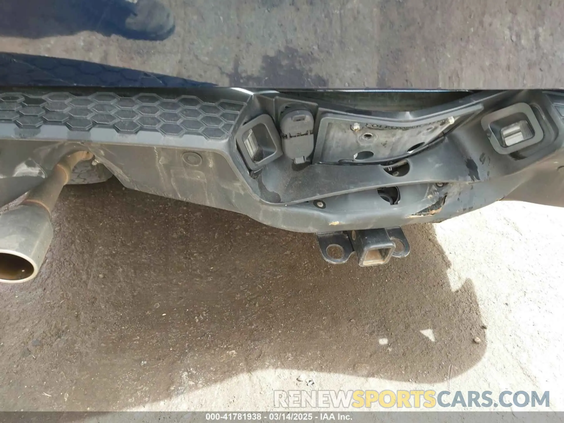 6 Photograph of a damaged car 1C6RR7GT0LS142757 RAM 1500 CLASSIC 2020