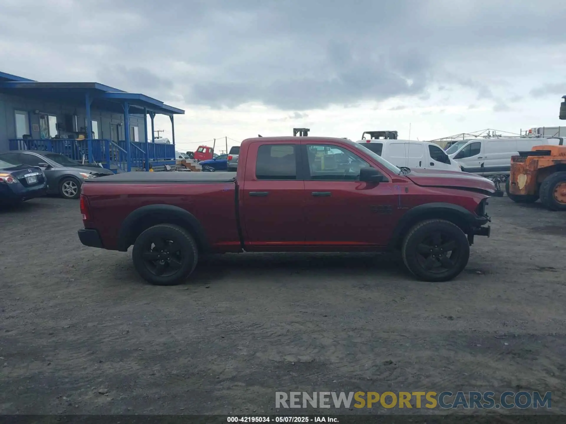 14 Photograph of a damaged car 1C6RR7GT1LS153041 RAM 1500 CLASSIC 2020