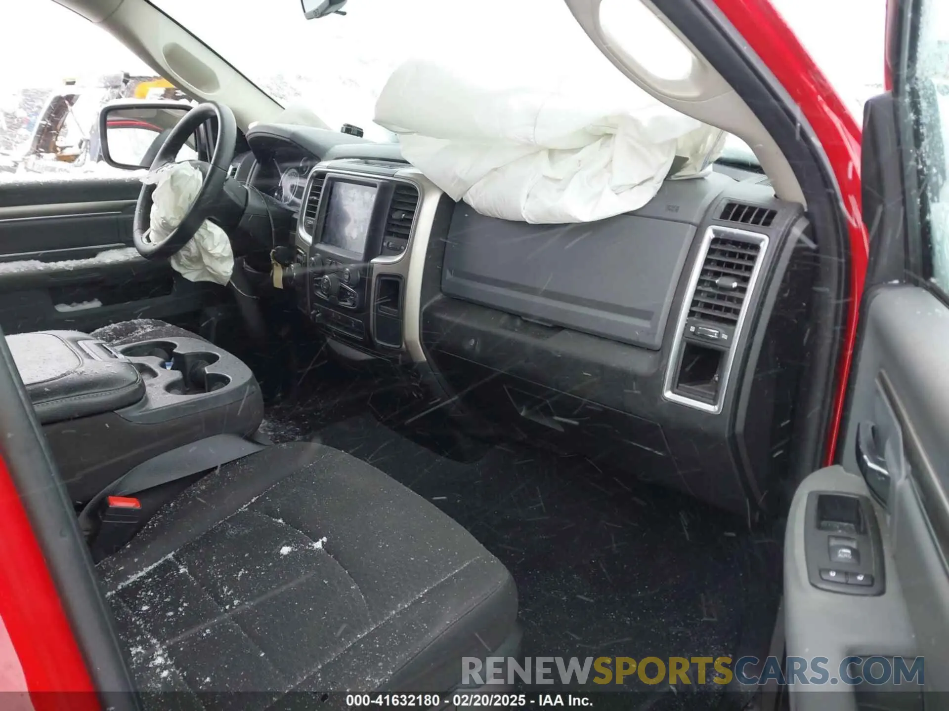 5 Photograph of a damaged car 1C6RR7GT4LS125265 RAM 1500 CLASSIC 2020