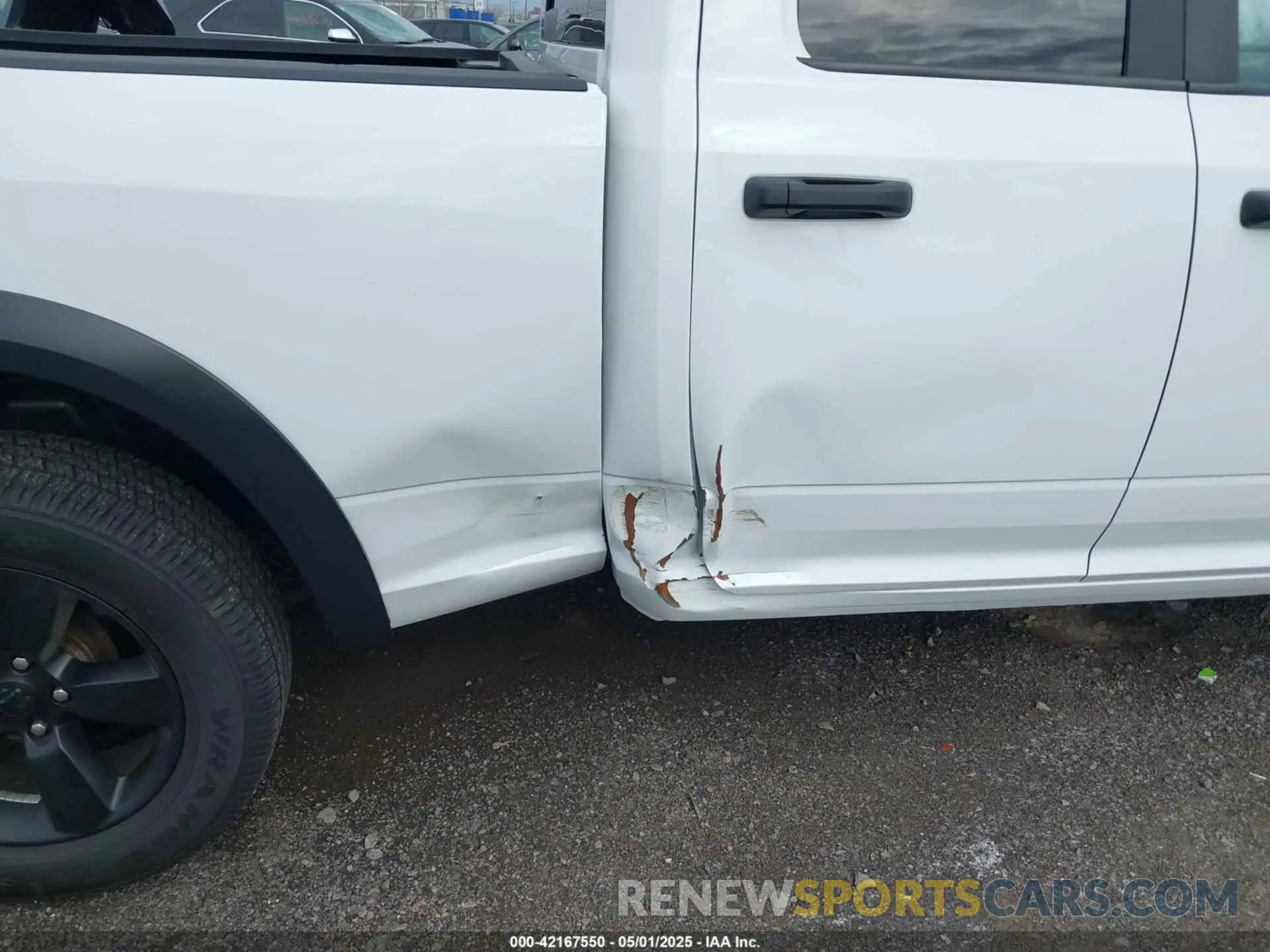 6 Photograph of a damaged car 1C6RR7GT4LS140915 RAM 1500 CLASSIC 2020