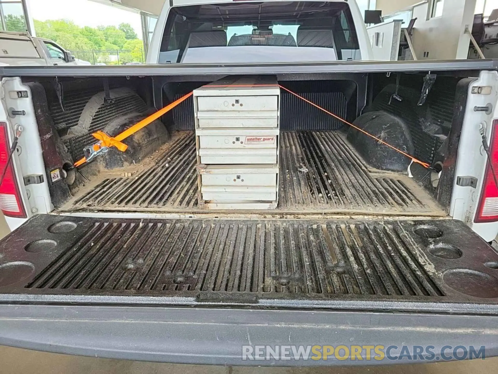 18 Photograph of a damaged car 1C6RR7KTXLS129022 RAM 1500 CLASSIC 2020
