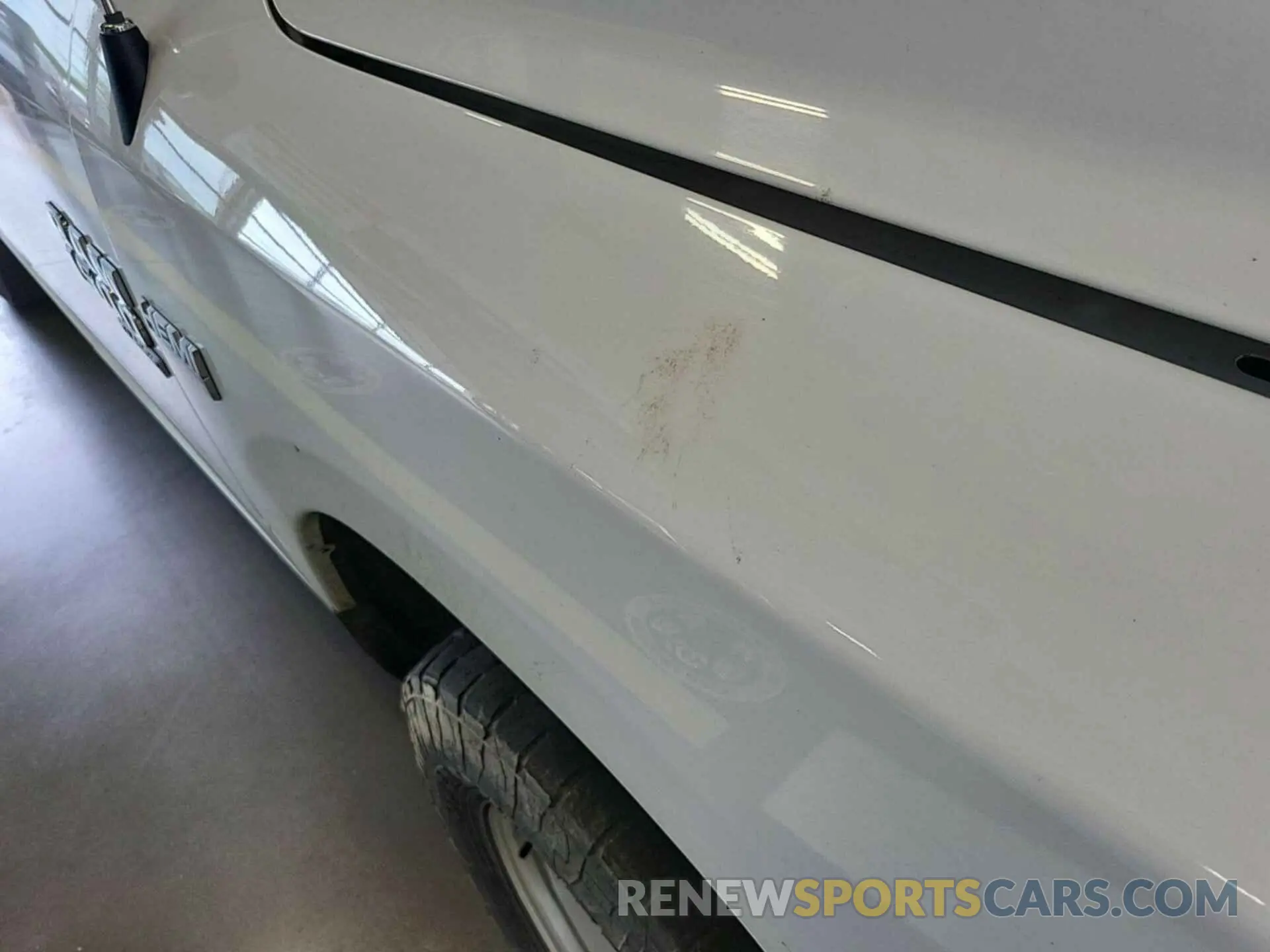 28 Photograph of a damaged car 1C6RR7KTXLS129022 RAM 1500 CLASSIC 2020