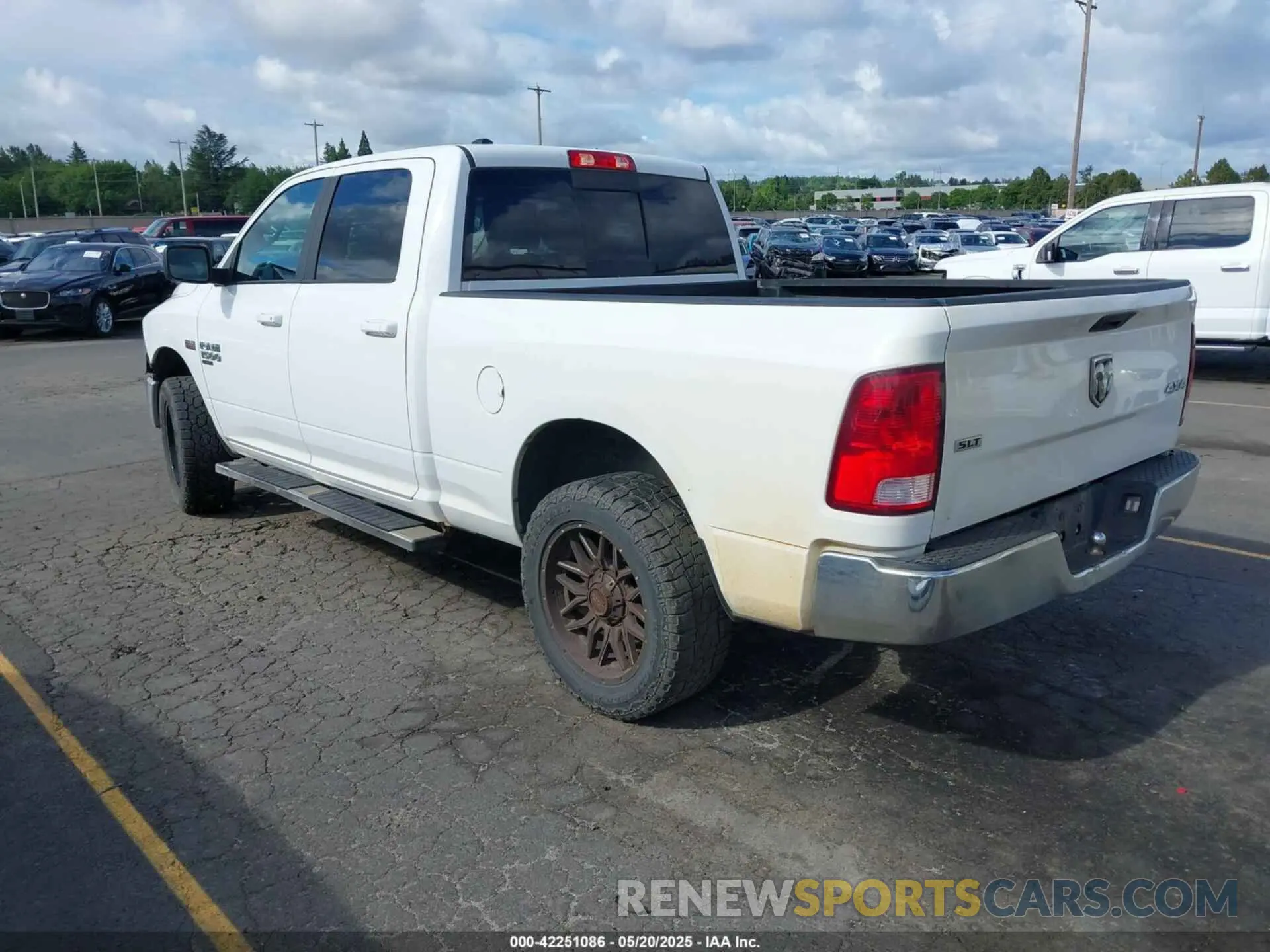 3 Photograph of a damaged car 1C6RR7TT3LS100914 RAM 1500 CLASSIC 2020