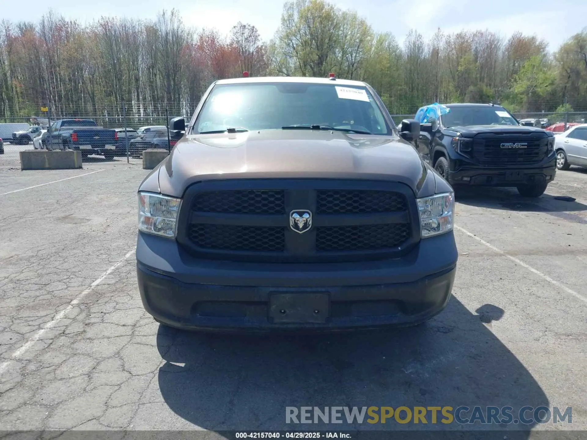 12 Photograph of a damaged car 3C6JR6DG4LG133162 RAM 1500 CLASSIC 2020