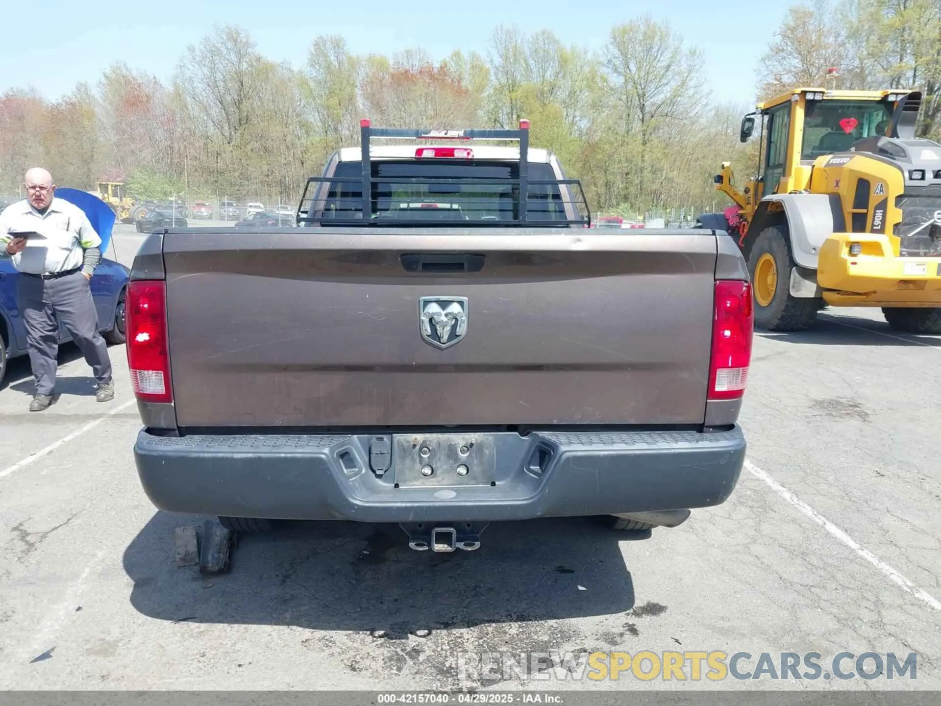 16 Photograph of a damaged car 3C6JR6DG4LG133162 RAM 1500 CLASSIC 2020