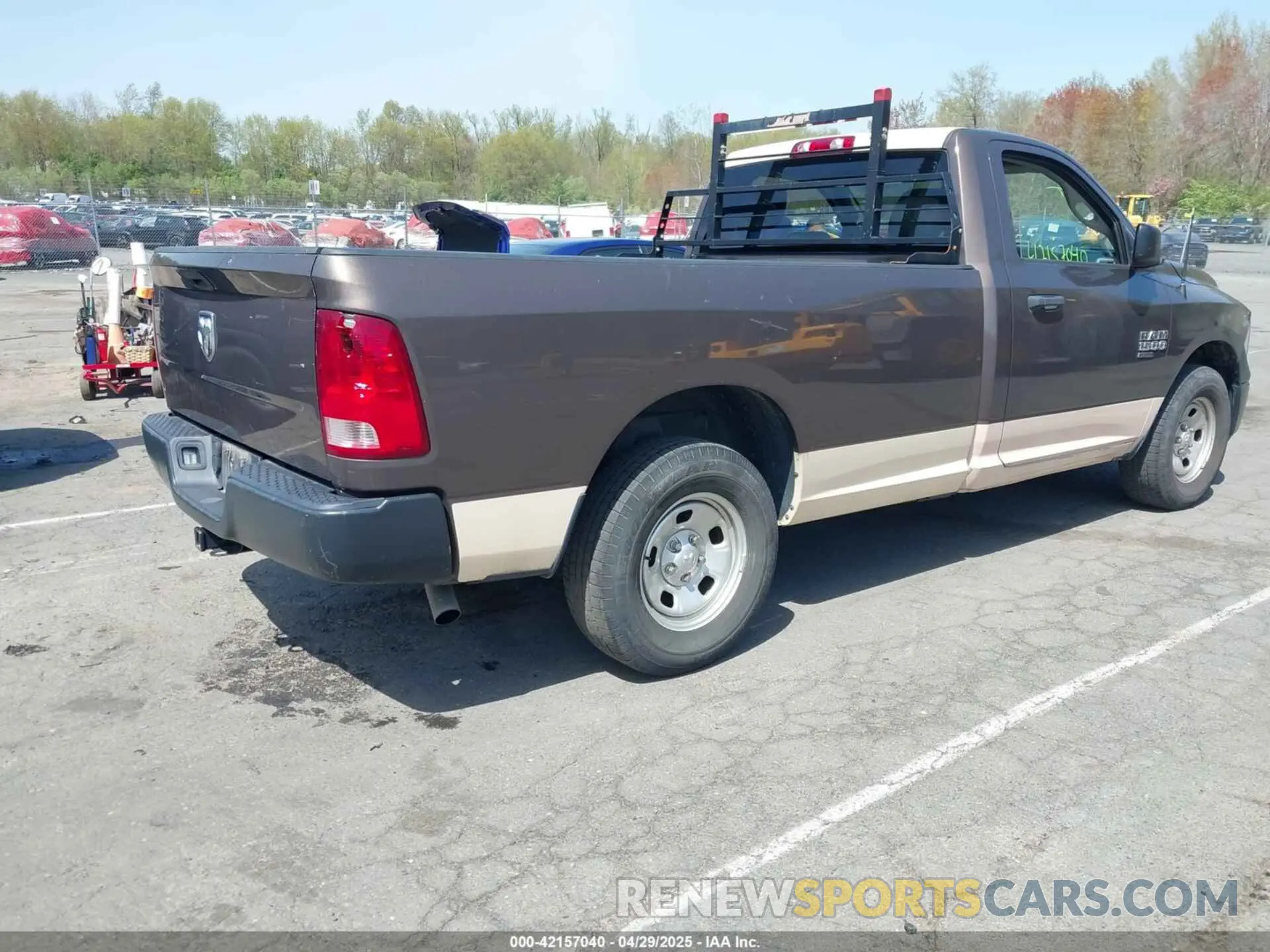 4 Photograph of a damaged car 3C6JR6DG4LG133162 RAM 1500 CLASSIC 2020