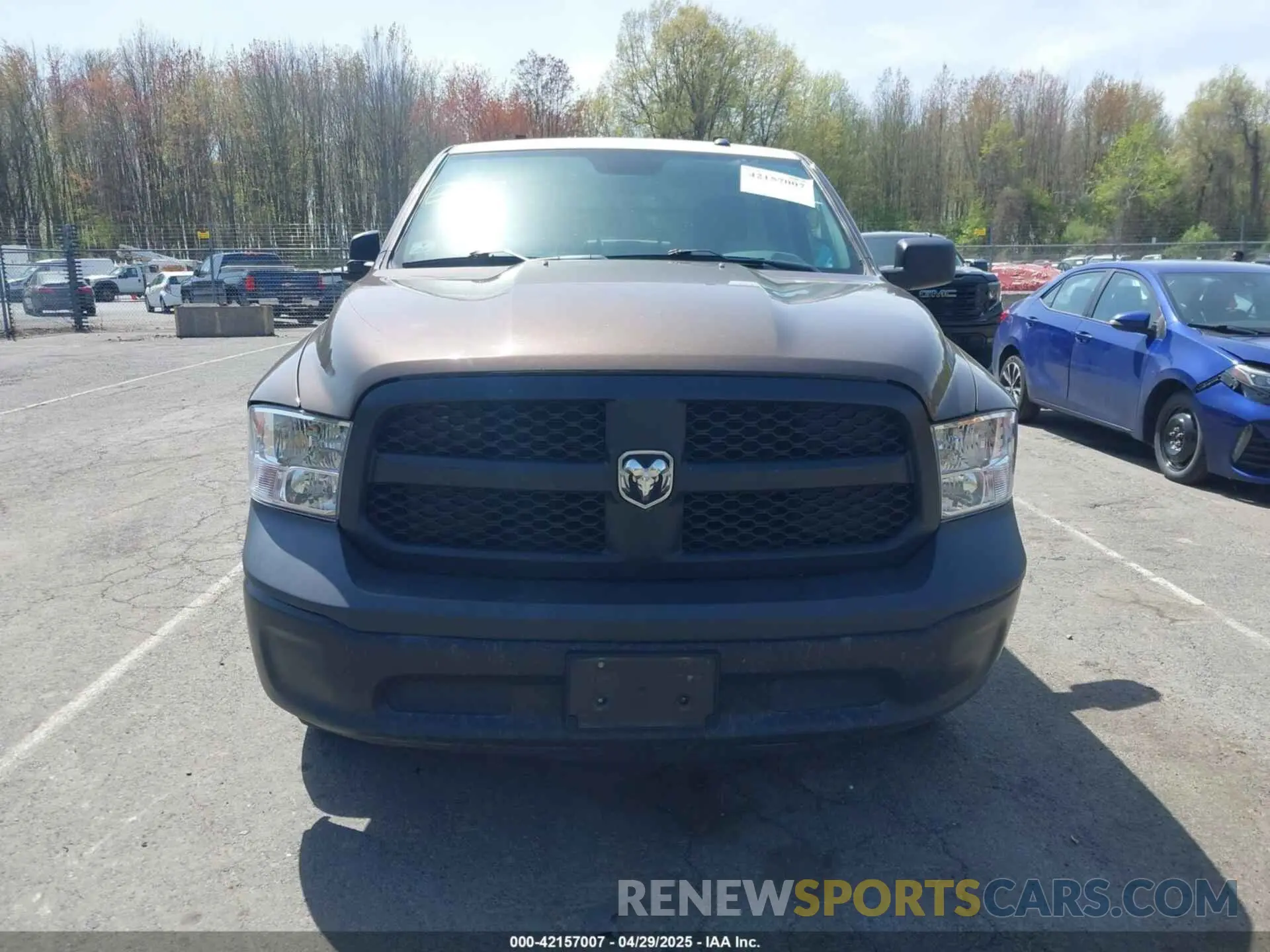12 Photograph of a damaged car 3C6JR6DG5LG133073 RAM 1500 CLASSIC 2020