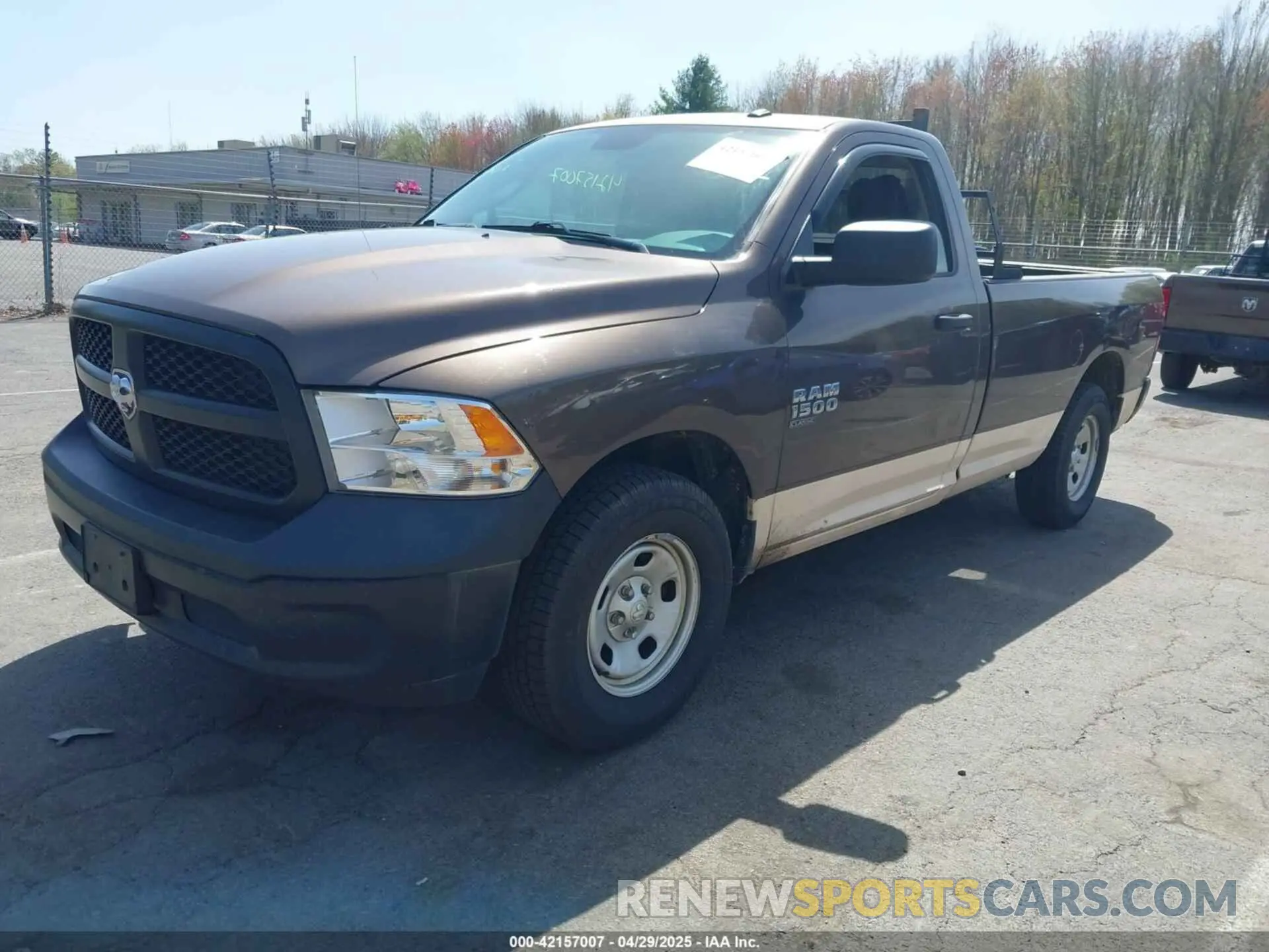 2 Photograph of a damaged car 3C6JR6DG5LG133073 RAM 1500 CLASSIC 2020