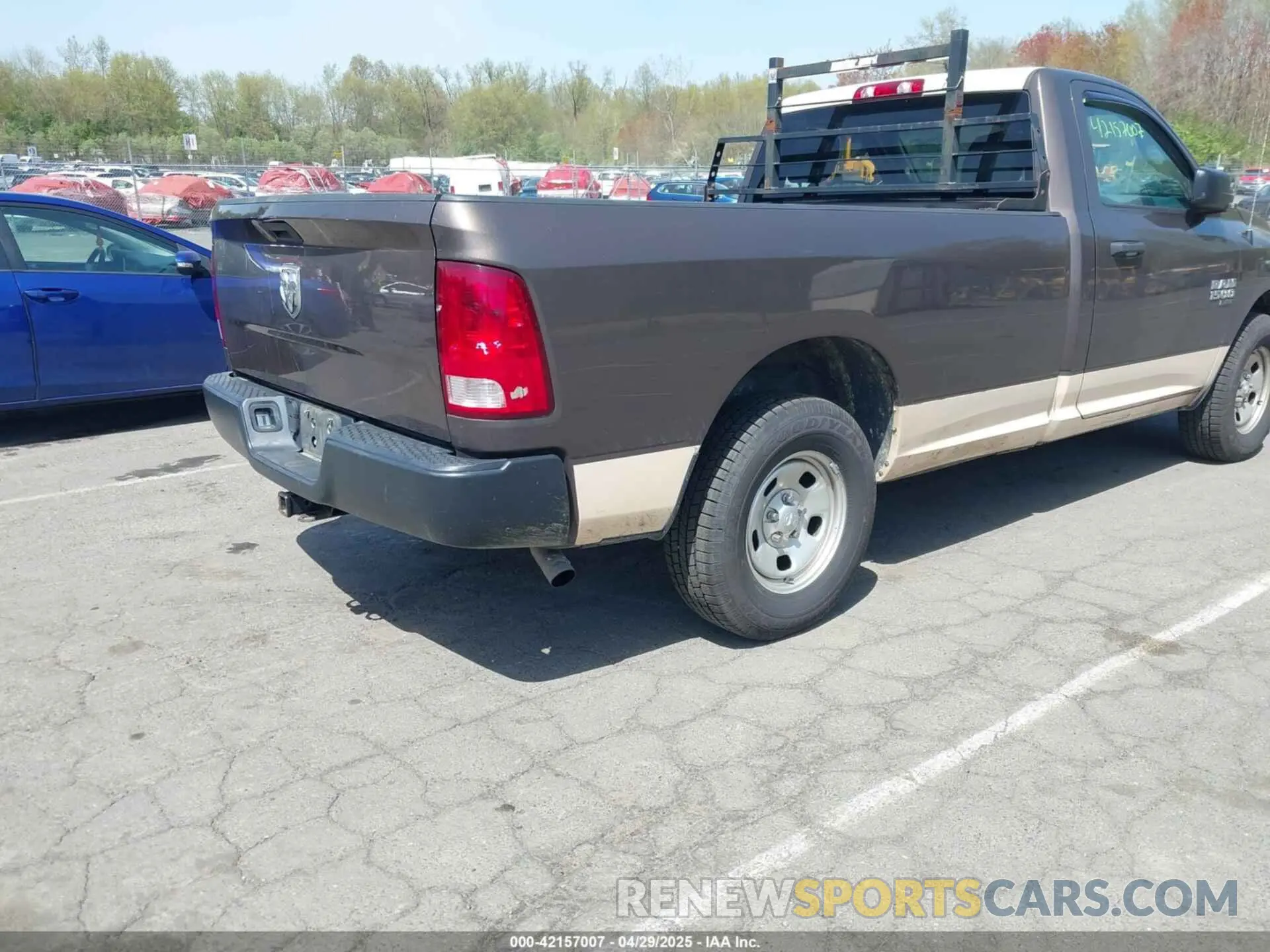 4 Photograph of a damaged car 3C6JR6DG5LG133073 RAM 1500 CLASSIC 2020