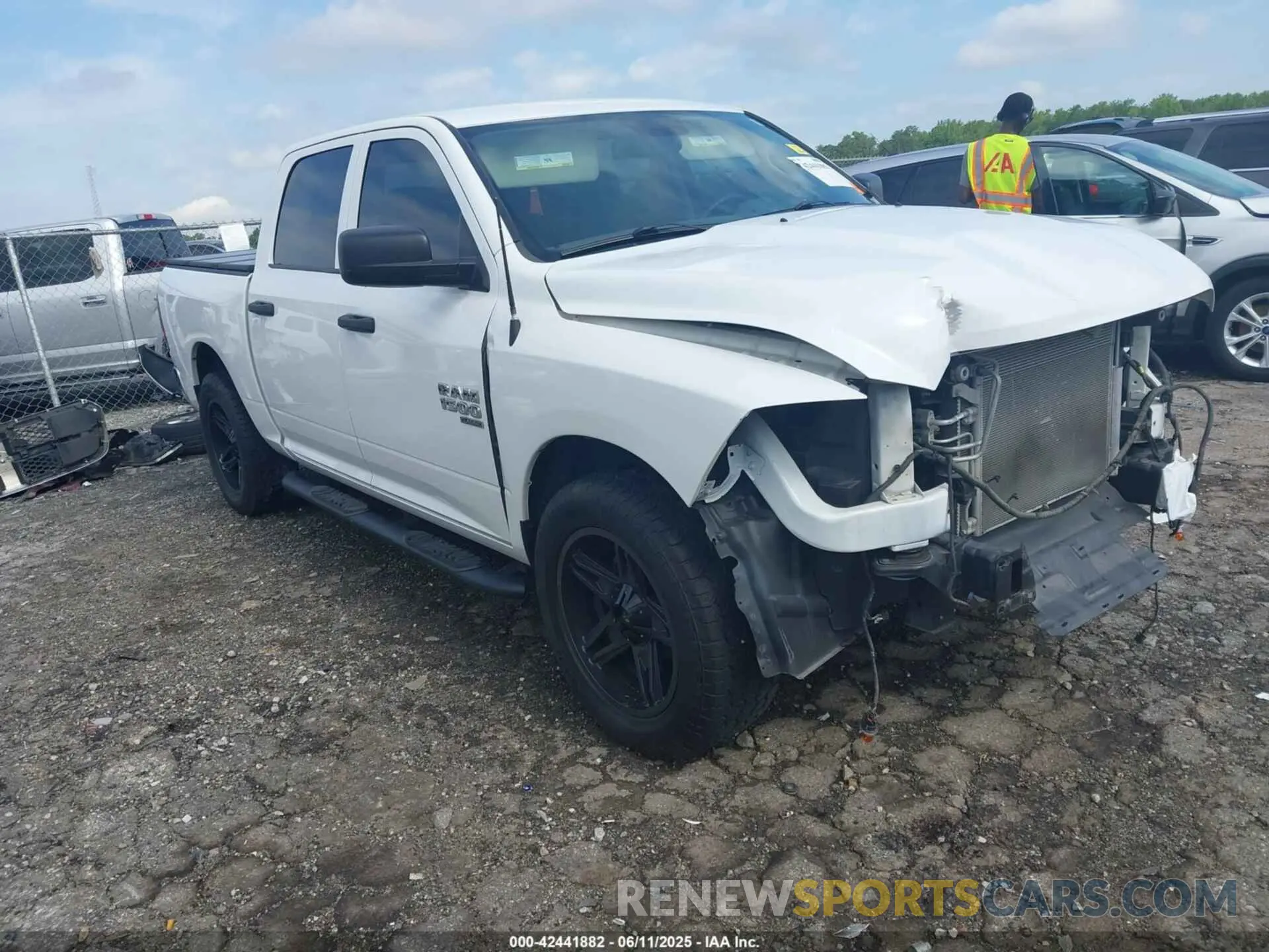 1 Photograph of a damaged car 3C6RR6KG4LG128081 RAM 1500 CLASSIC 2020