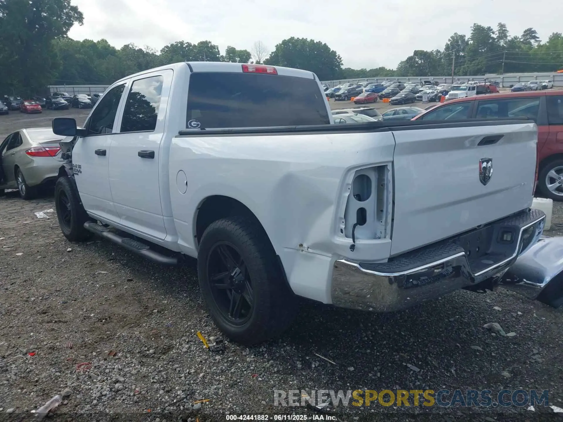 3 Photograph of a damaged car 3C6RR6KG4LG128081 RAM 1500 CLASSIC 2020