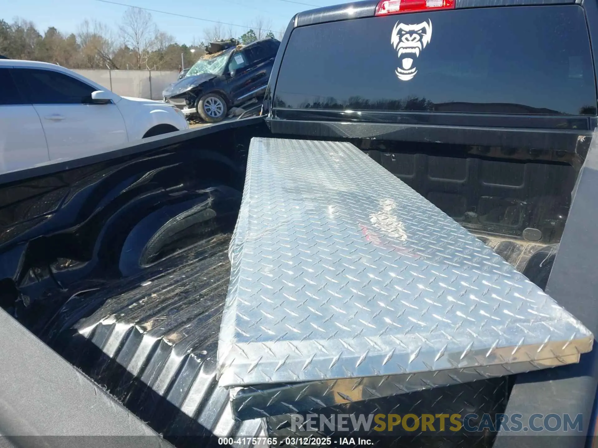17 Photograph of a damaged car 3C6RR6KT2LG224661 RAM 1500 CLASSIC 2020