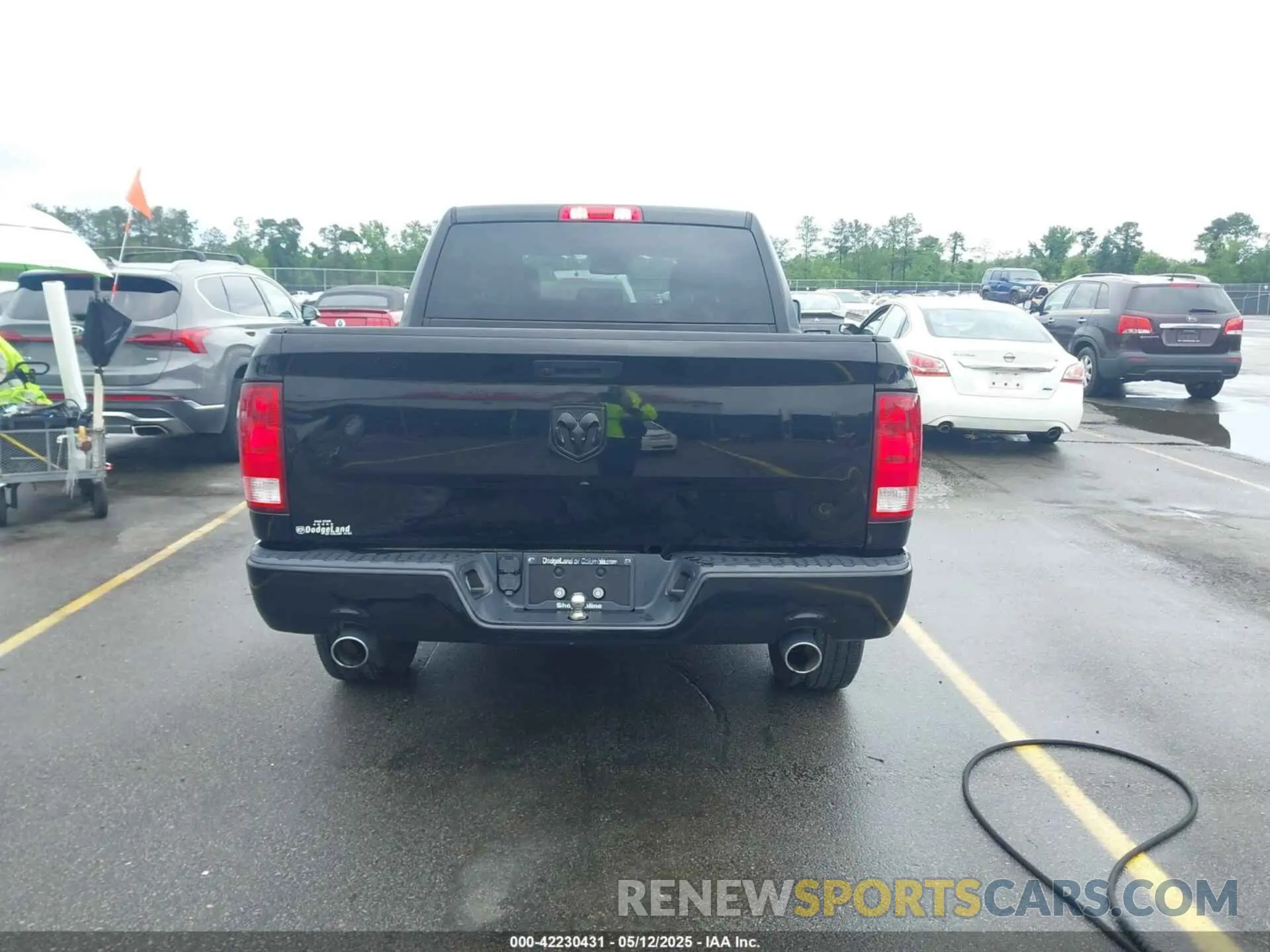 17 Photograph of a damaged car 3C6RR6KT5LG224413 RAM 1500 CLASSIC 2020