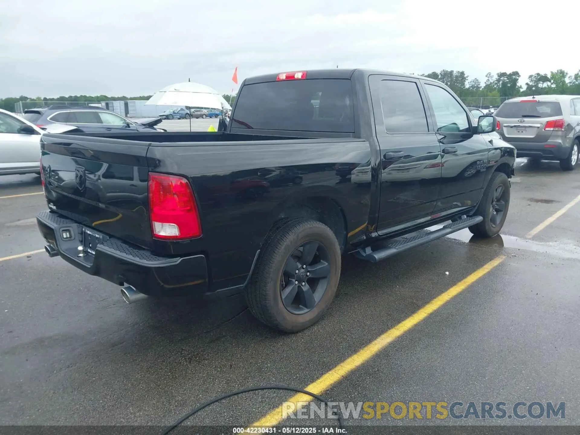 4 Photograph of a damaged car 3C6RR6KT5LG224413 RAM 1500 CLASSIC 2020