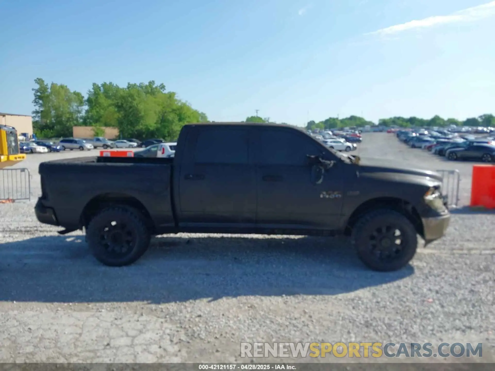 12 Photograph of a damaged car 3C6RR7KT0LG131143 RAM 1500 CLASSIC 2020