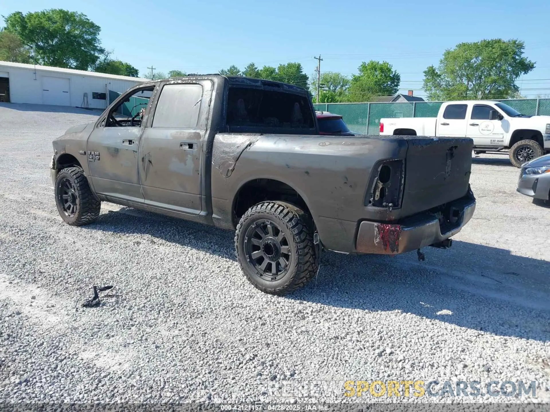 3 Photograph of a damaged car 3C6RR7KT0LG131143 RAM 1500 CLASSIC 2020