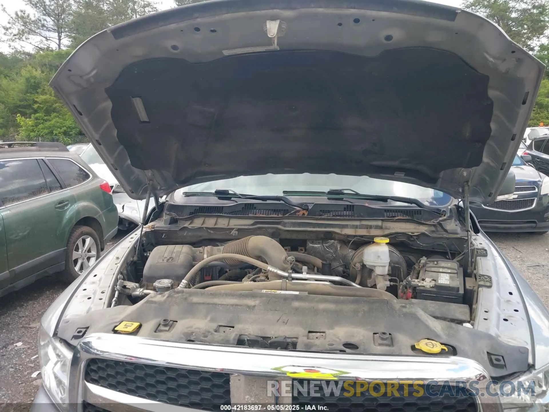 10 Photograph of a damaged car 3C6RR7LT3LG156889 RAM 1500 CLASSIC 2020