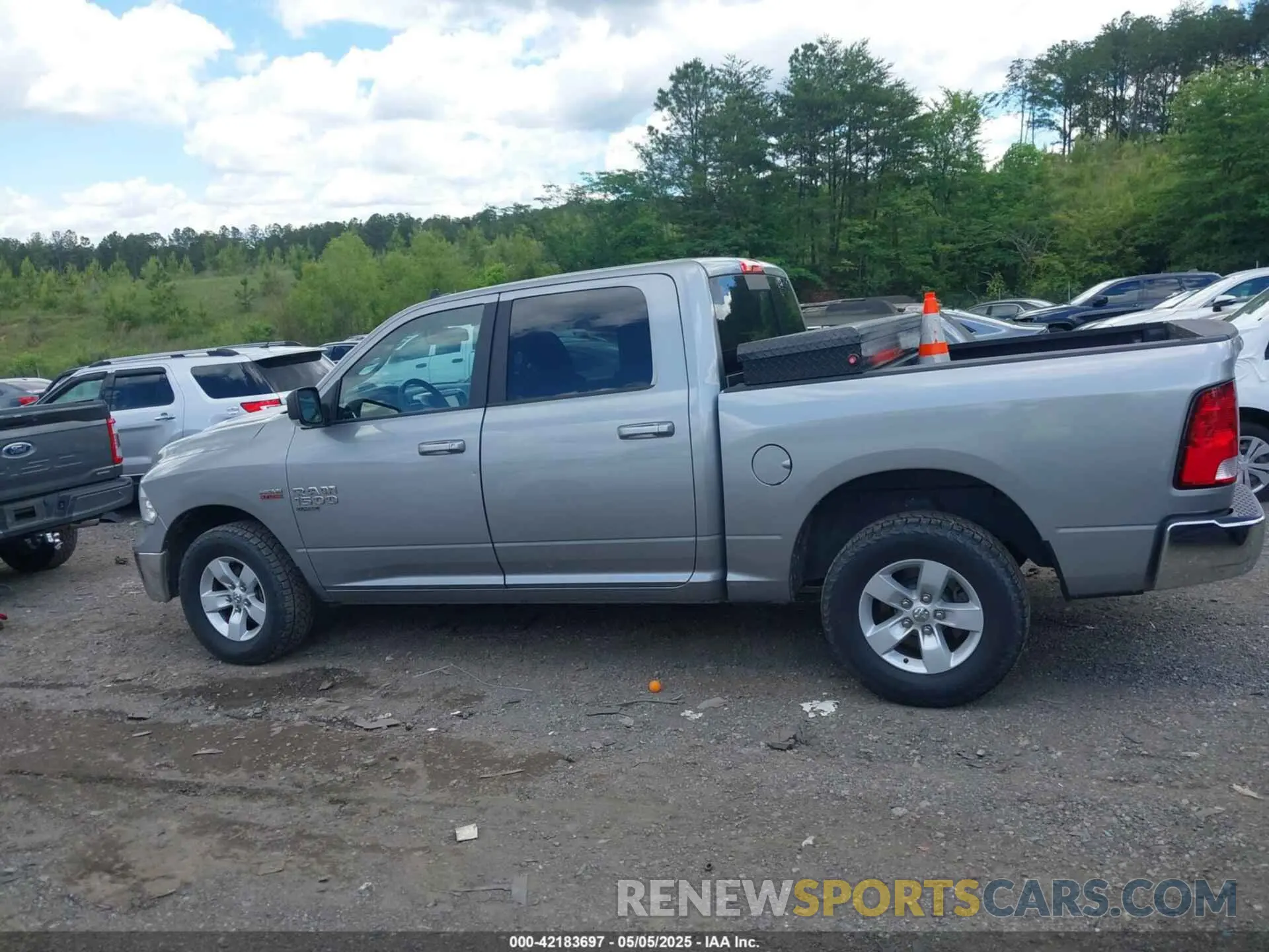14 Photograph of a damaged car 3C6RR7LT3LG156889 RAM 1500 CLASSIC 2020