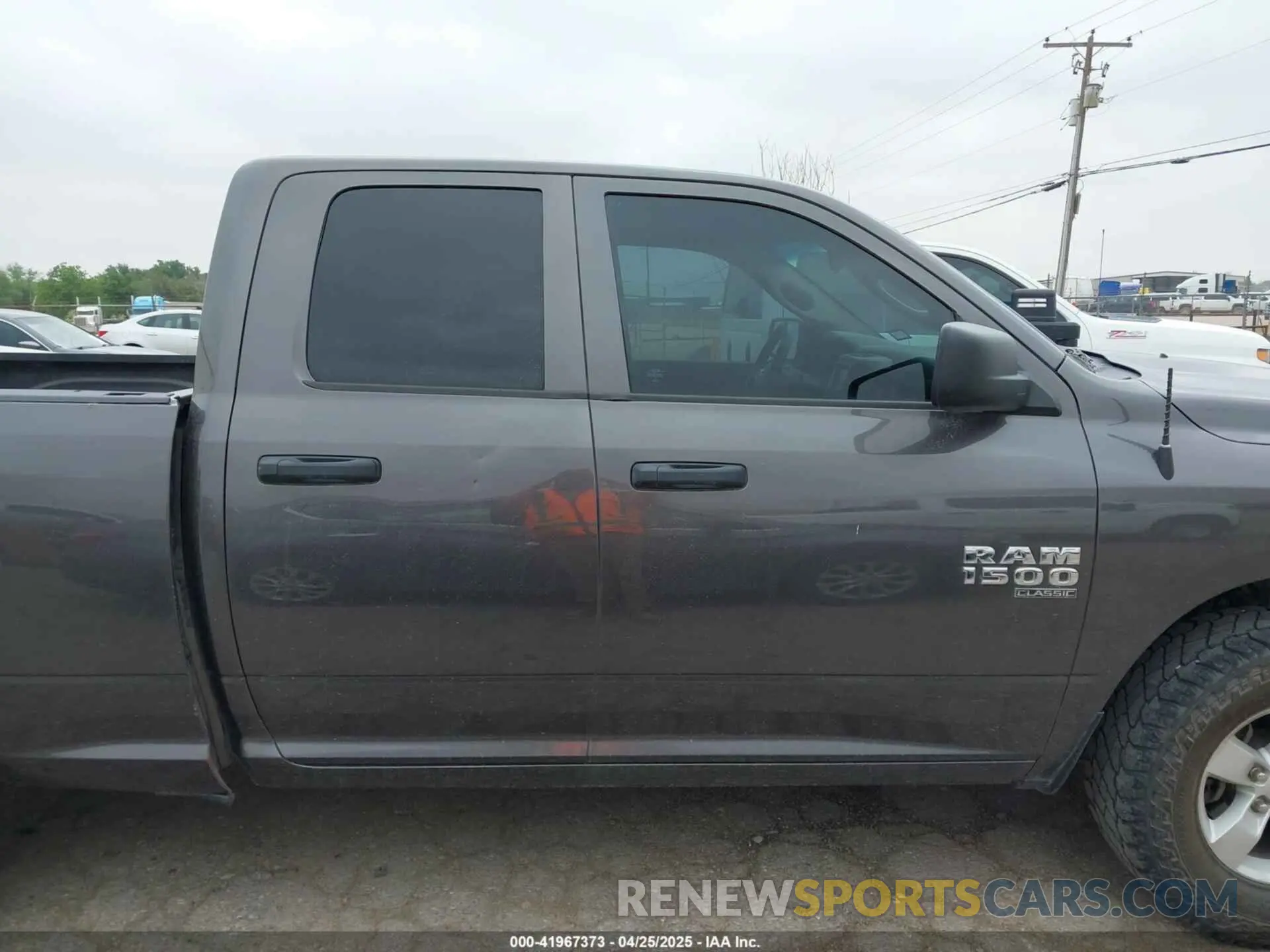 13 Photograph of a damaged car 1C6RR6FG1MS513389 RAM 1500 CLASSIC 2021