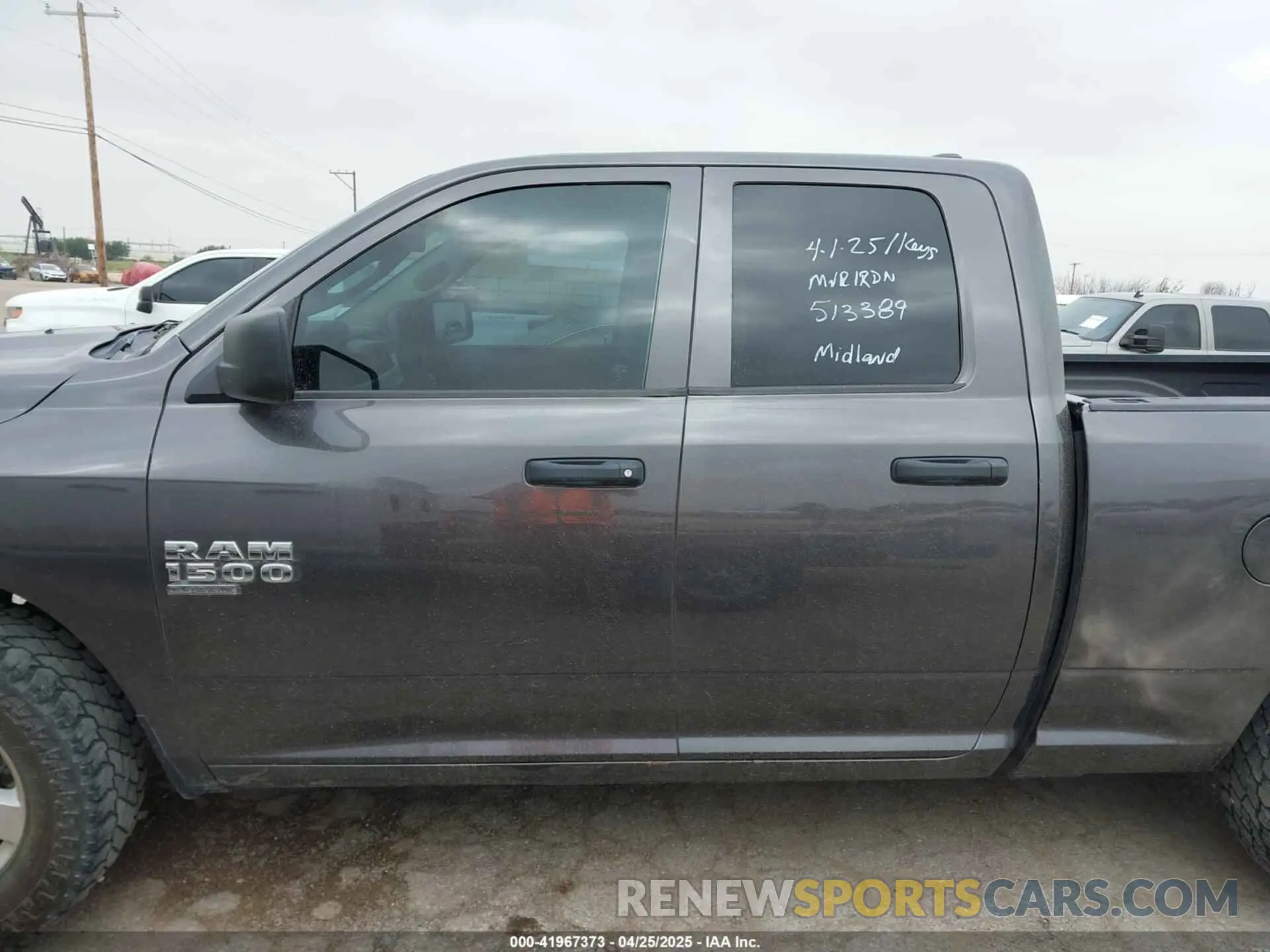 14 Photograph of a damaged car 1C6RR6FG1MS513389 RAM 1500 CLASSIC 2021